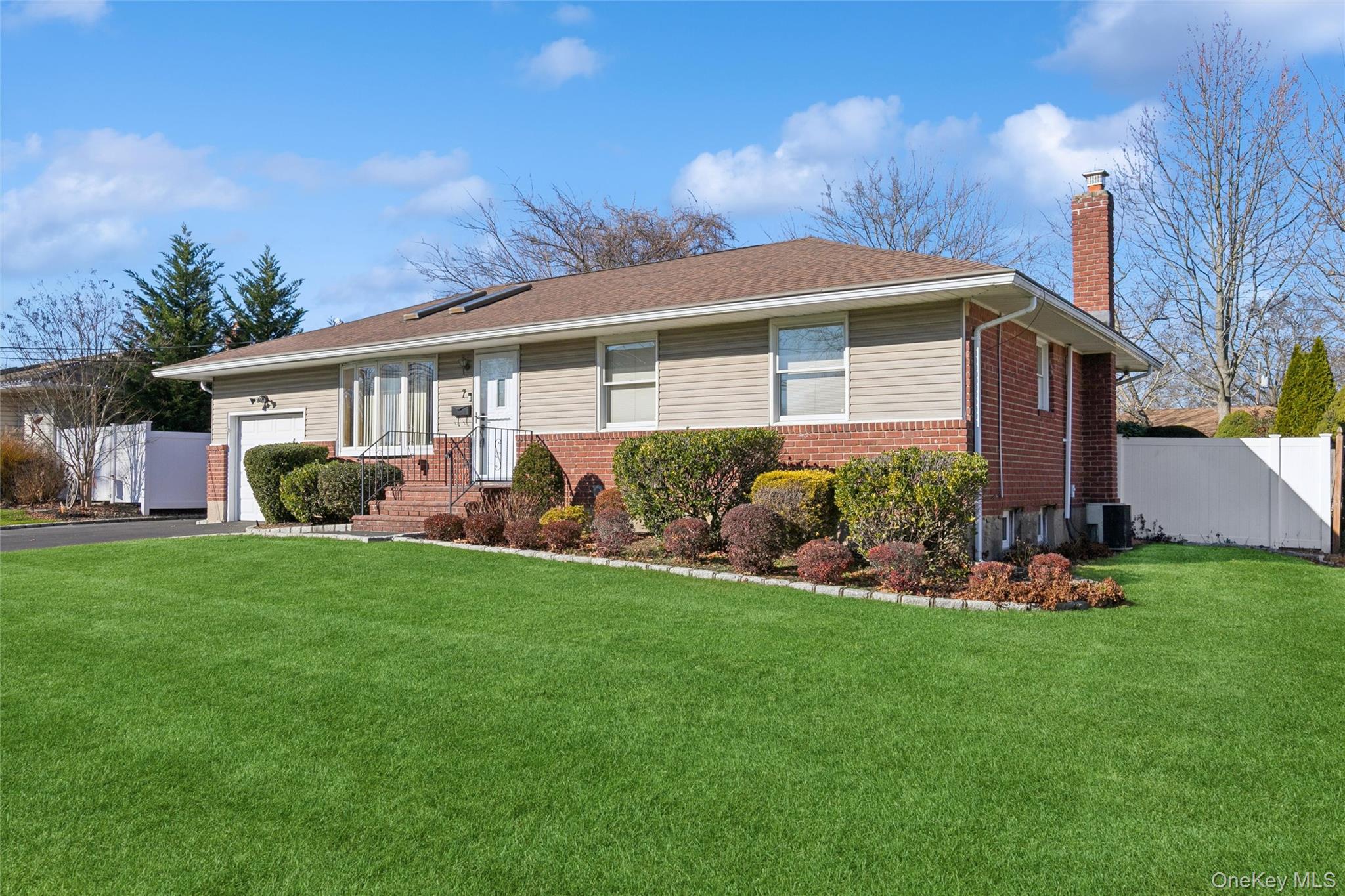 7 Joyce Lane, Commack, NY 11725