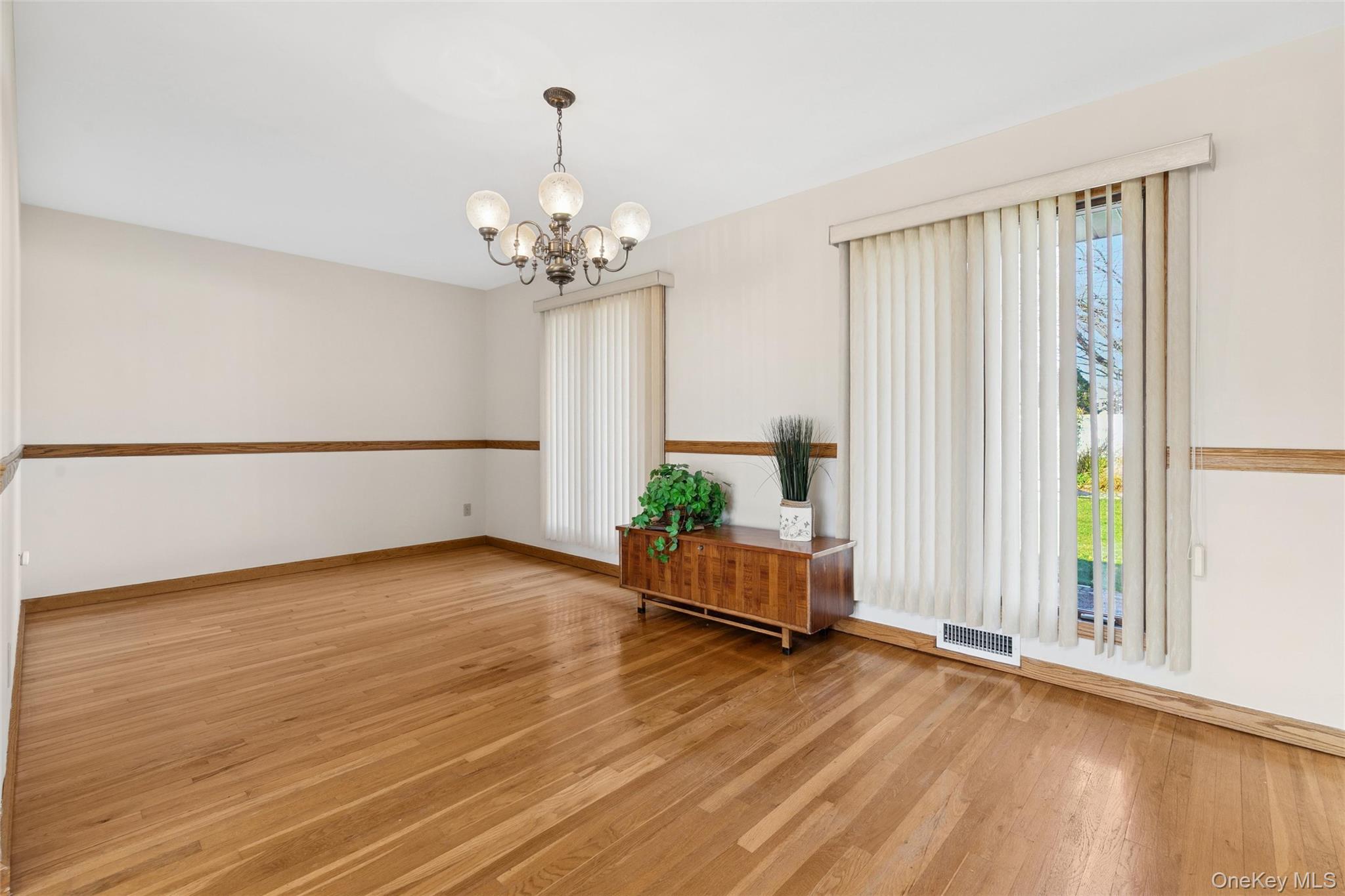 7 Joyce Lane, Commack, NY 11725