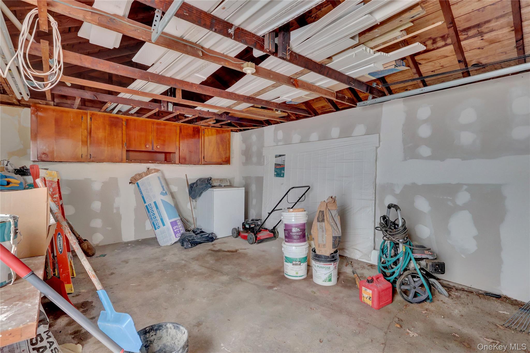 12 Carlls Path, North Babylon, NY 11703