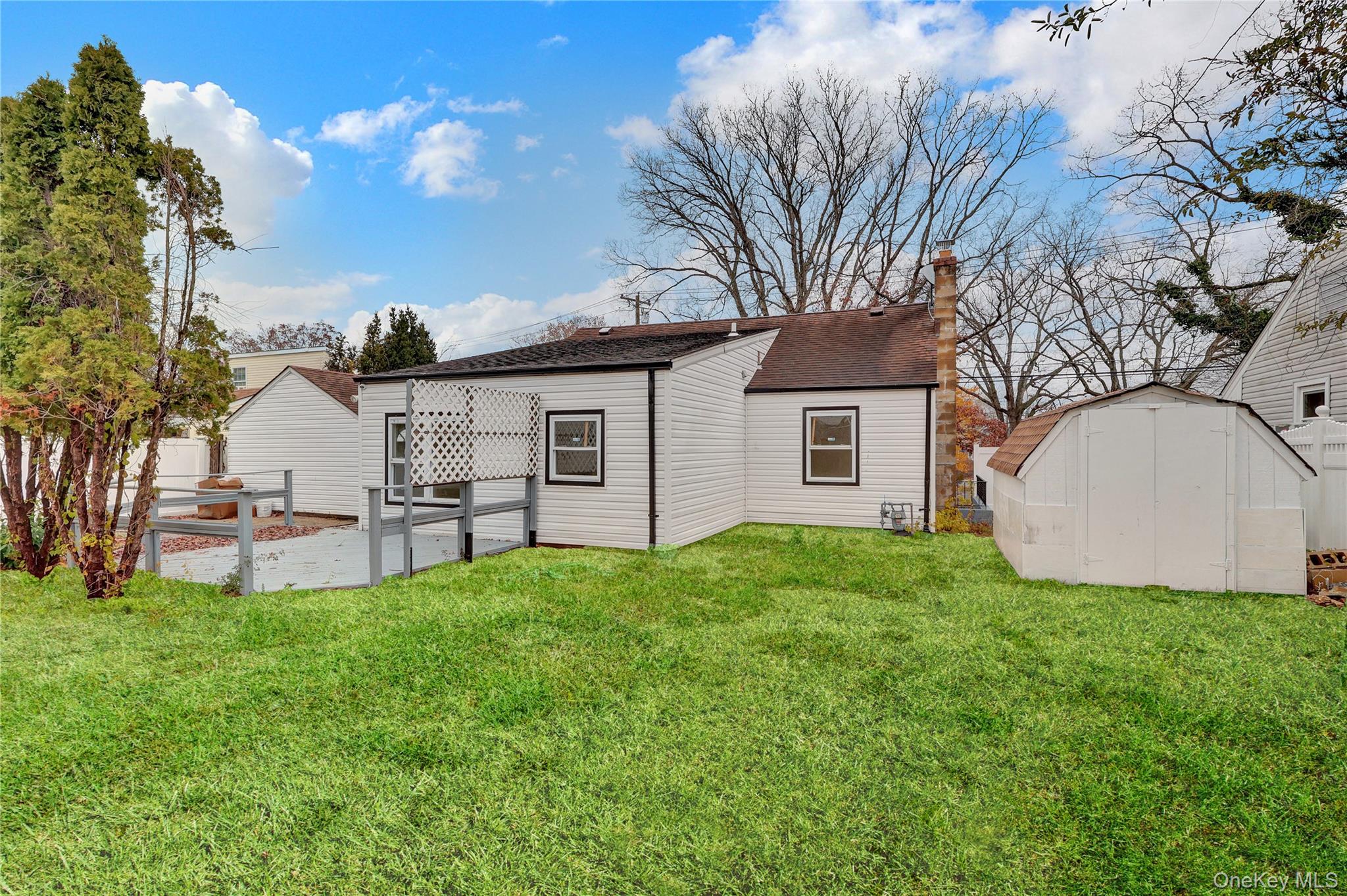 12 Carlls Path, North Babylon, NY 11703