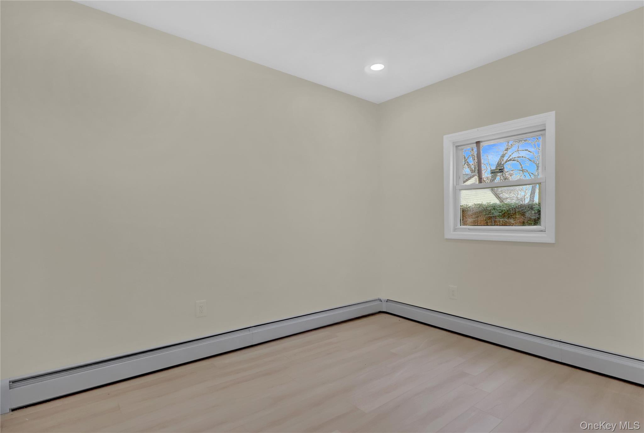 12 Carlls Path, North Babylon, NY 11703