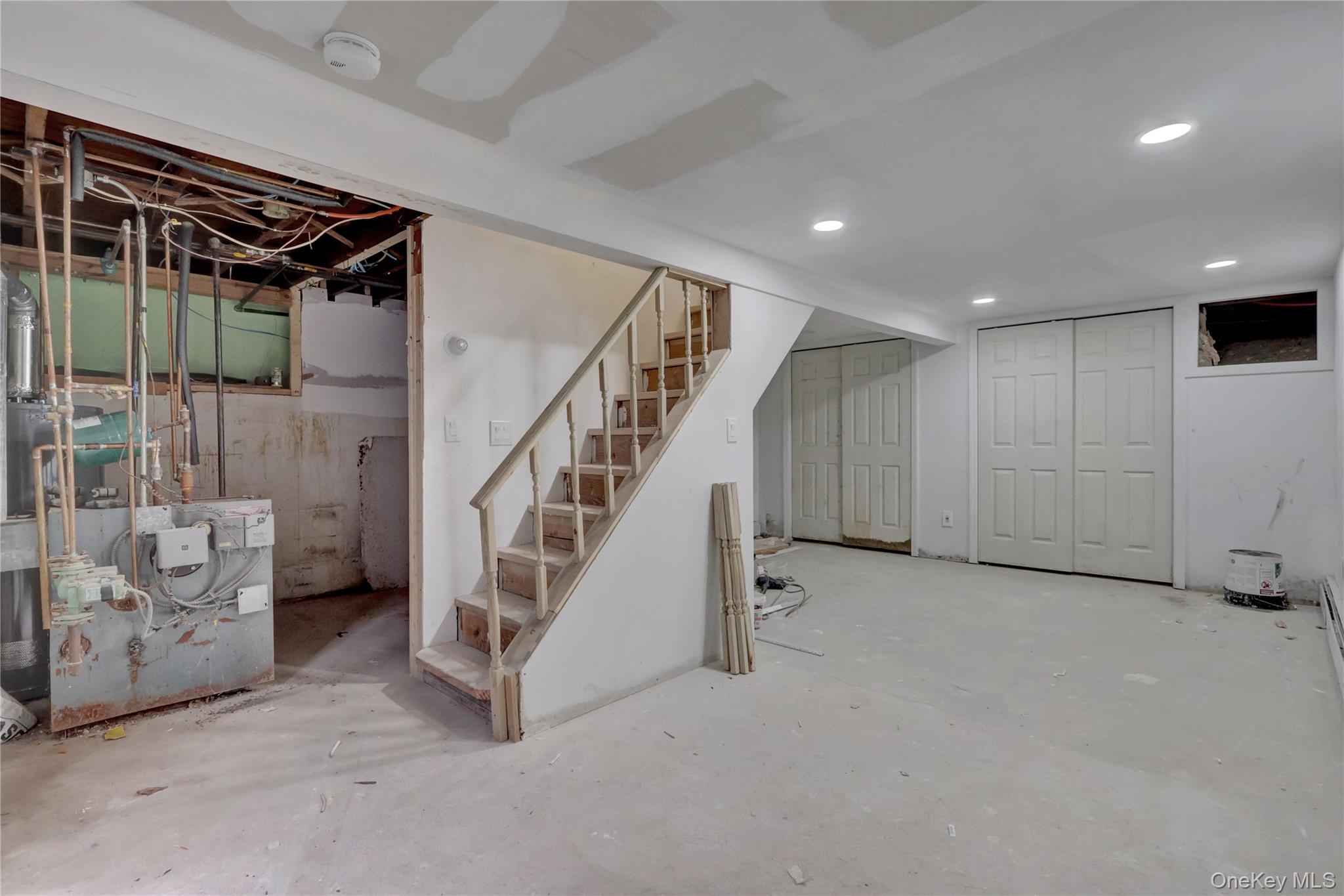 12 Carlls Path, North Babylon, NY 11703