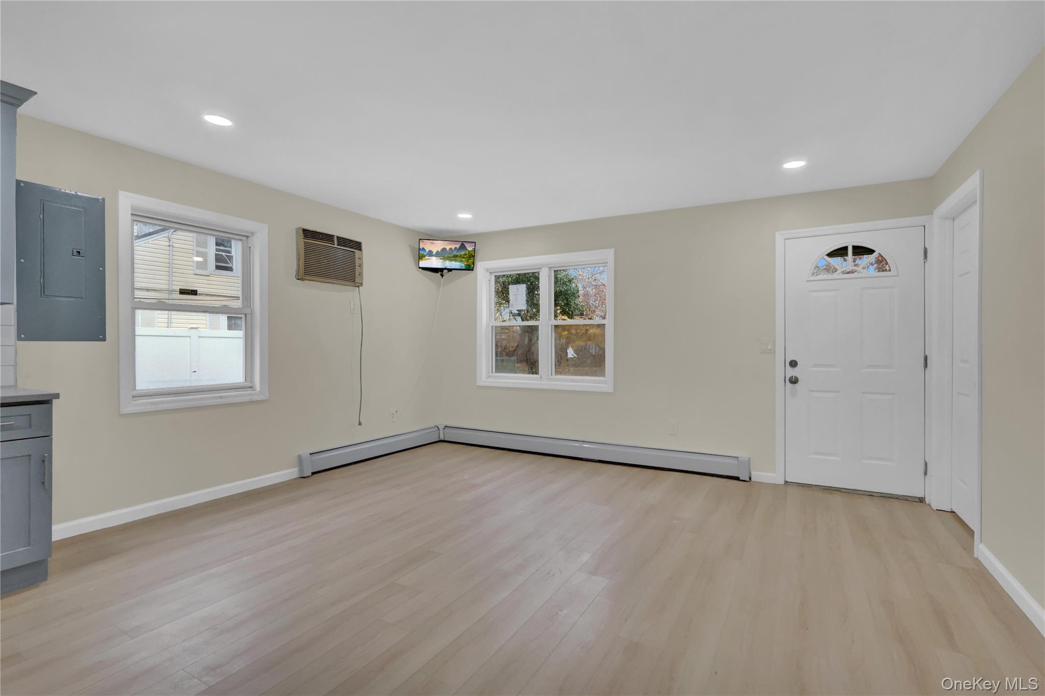 12 Carlls Path, North Babylon, NY 11703