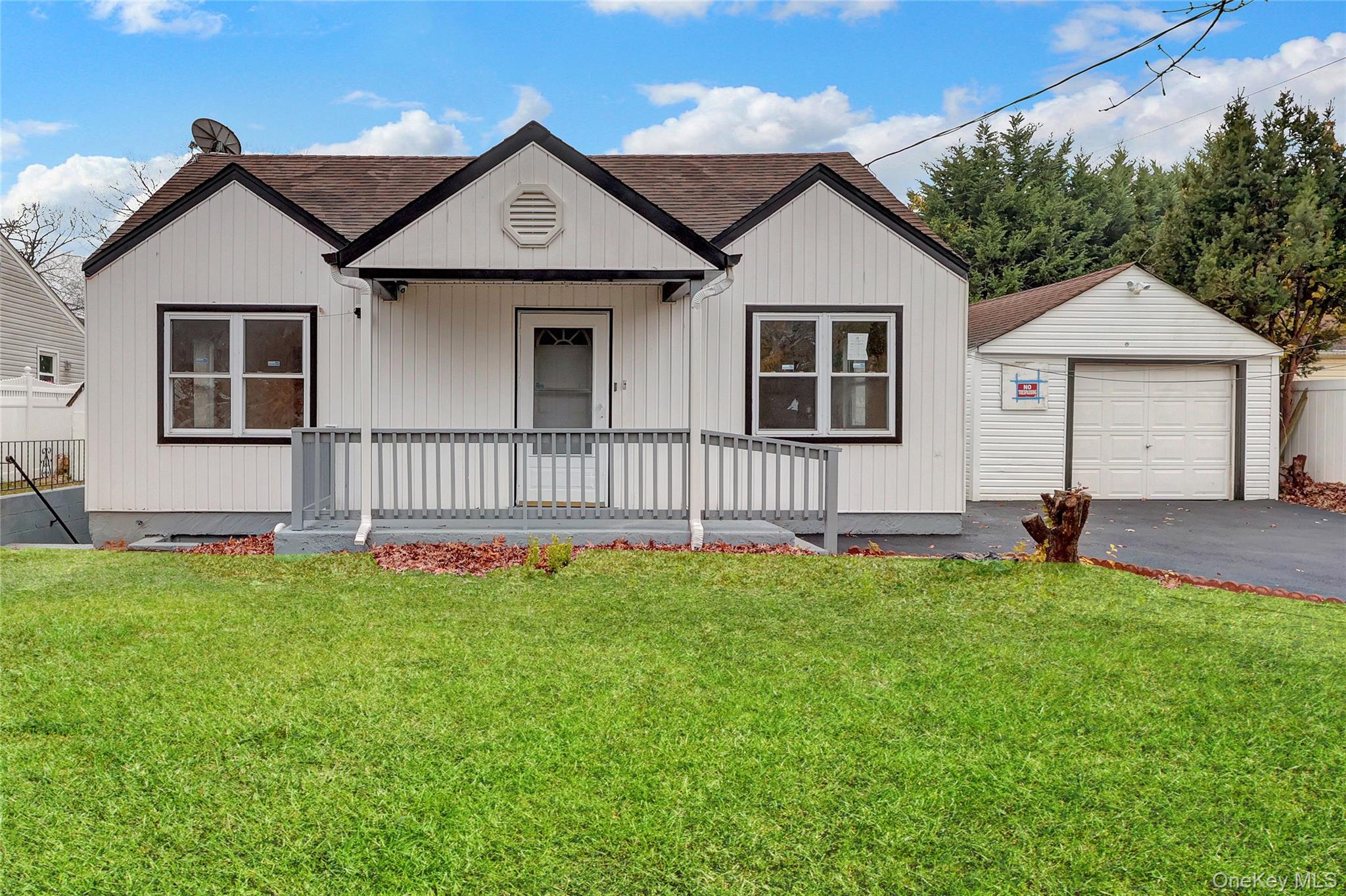 12 Carlls Path, North Babylon, NY 11703