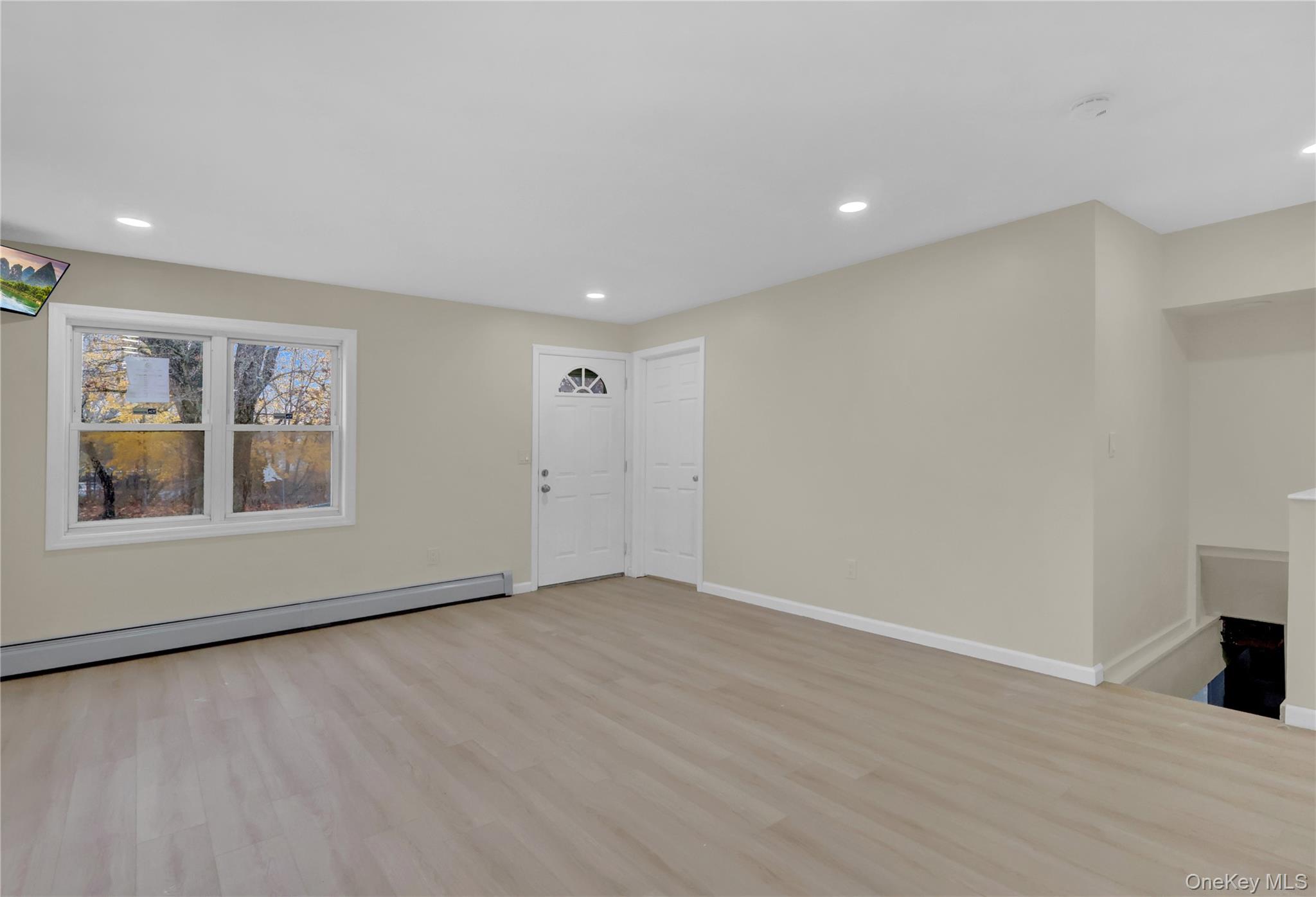 12 Carlls Path, North Babylon, NY 11703