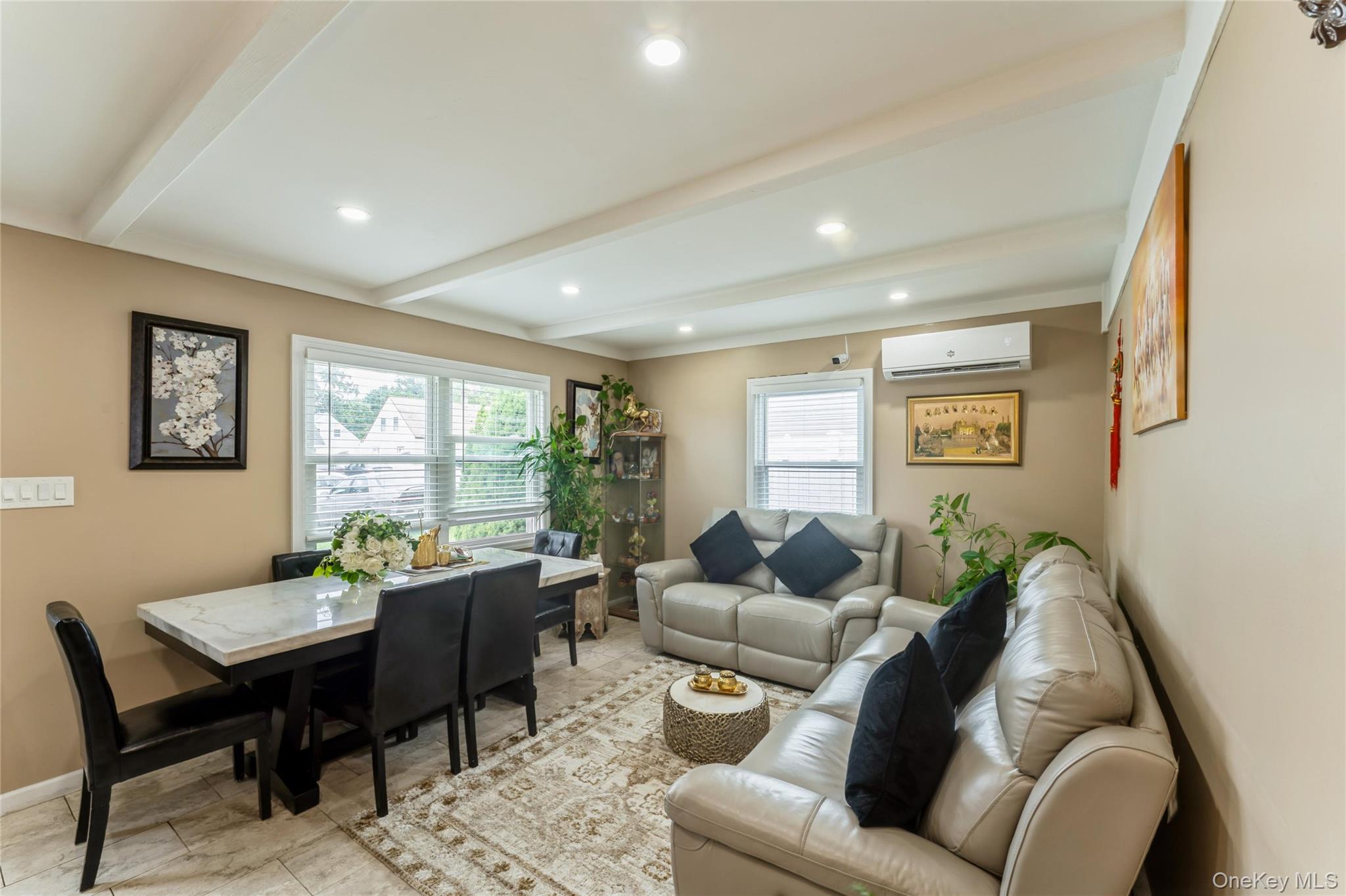 13 Floral Lane, Westbury, NY 11590