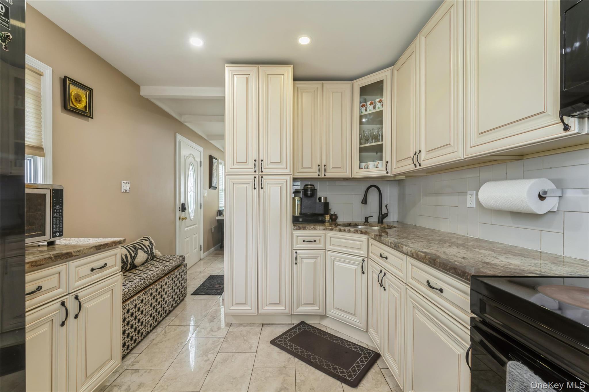 13 Floral Lane, Westbury, NY 11590