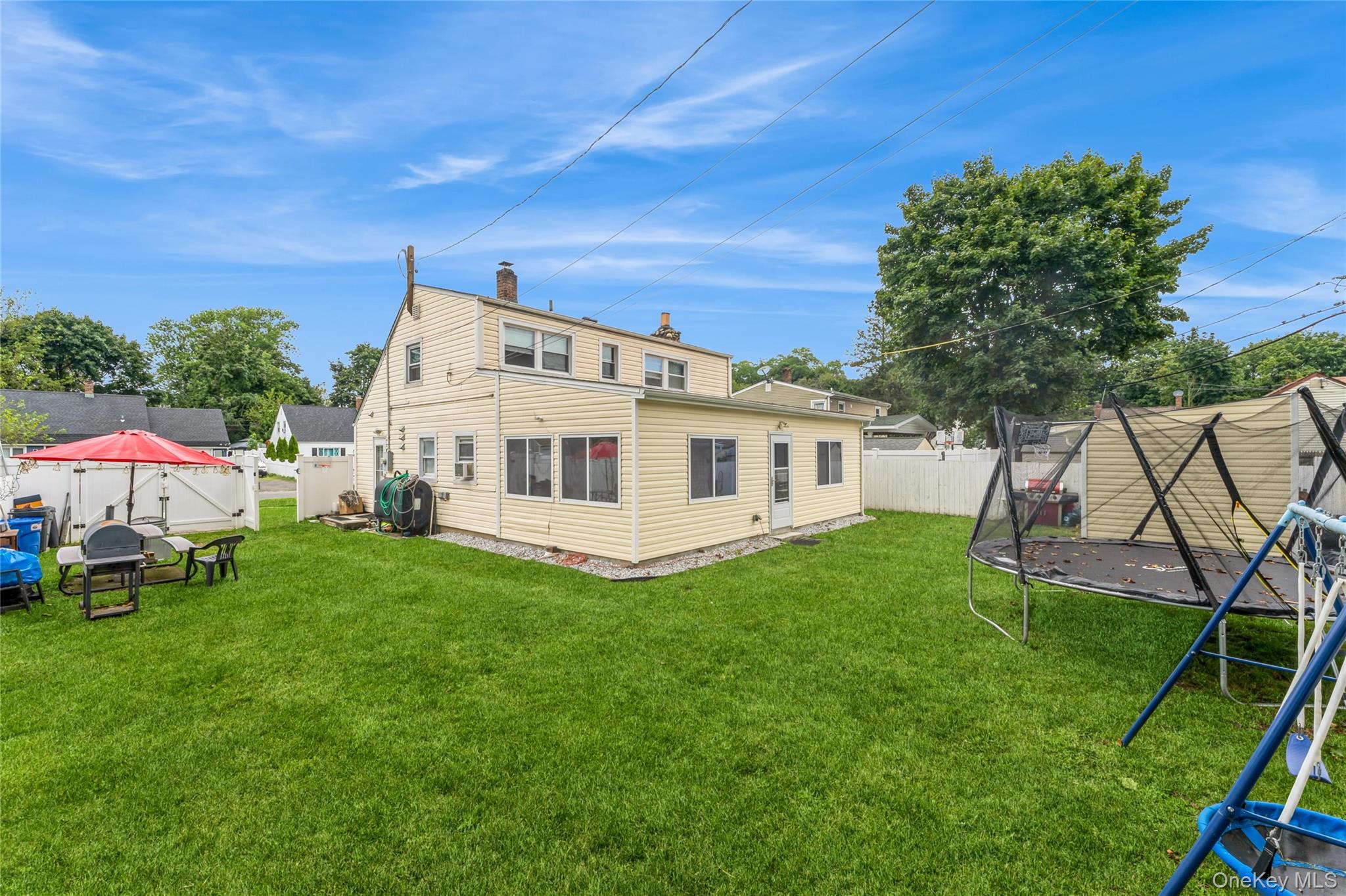 13 Floral Lane, Westbury, NY 11590