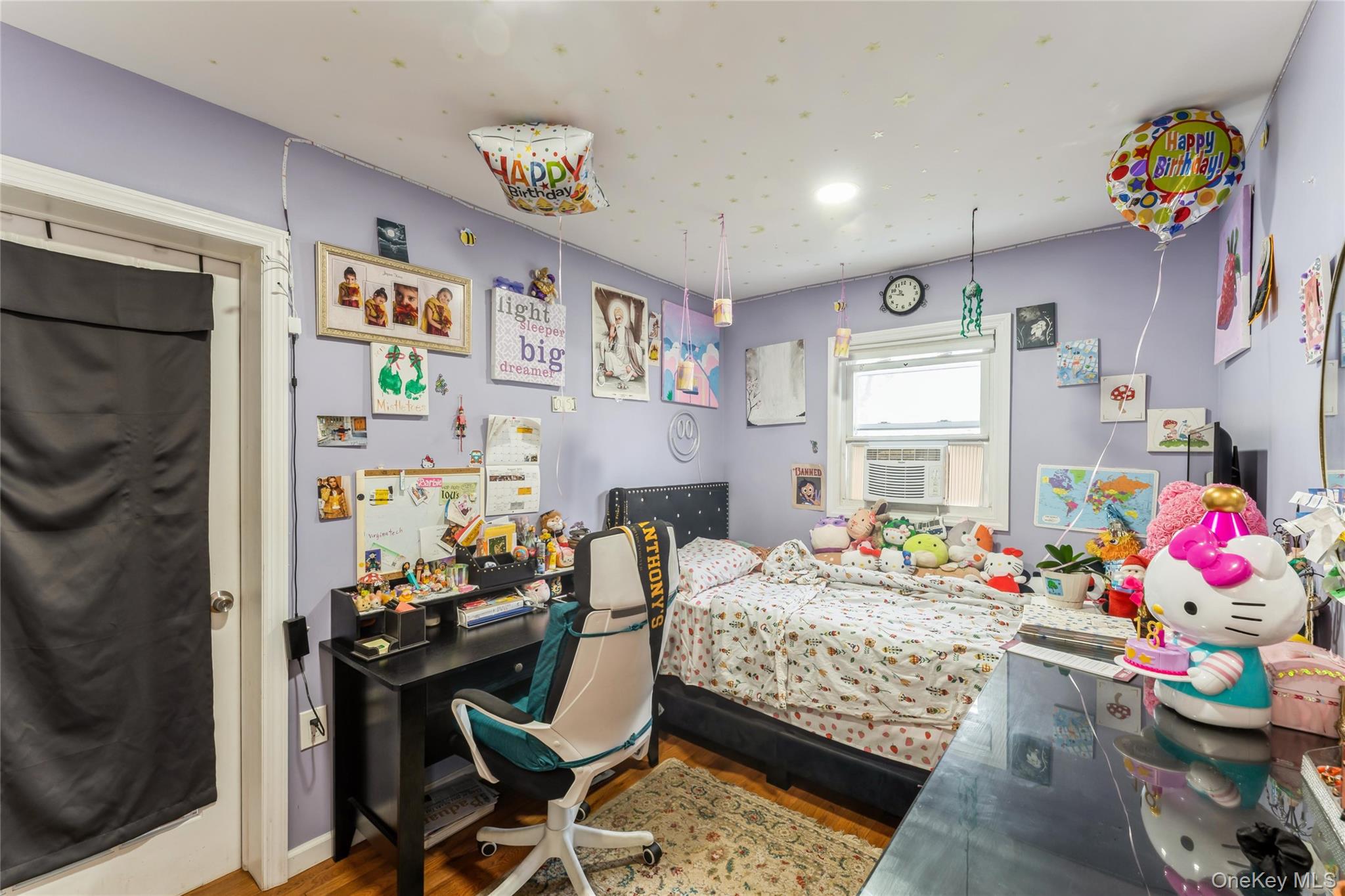 13 Floral Lane, Westbury, NY 11590