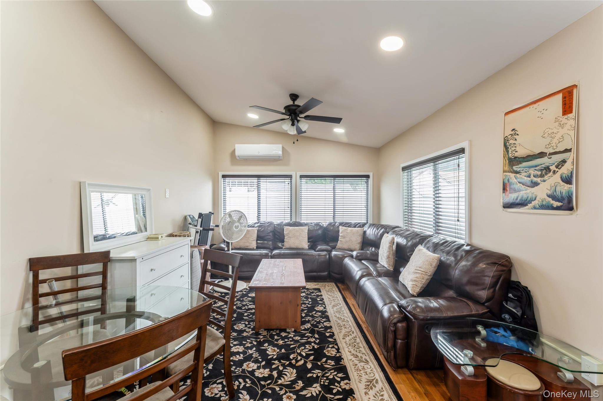 13 Floral Lane, Westbury, NY 11590