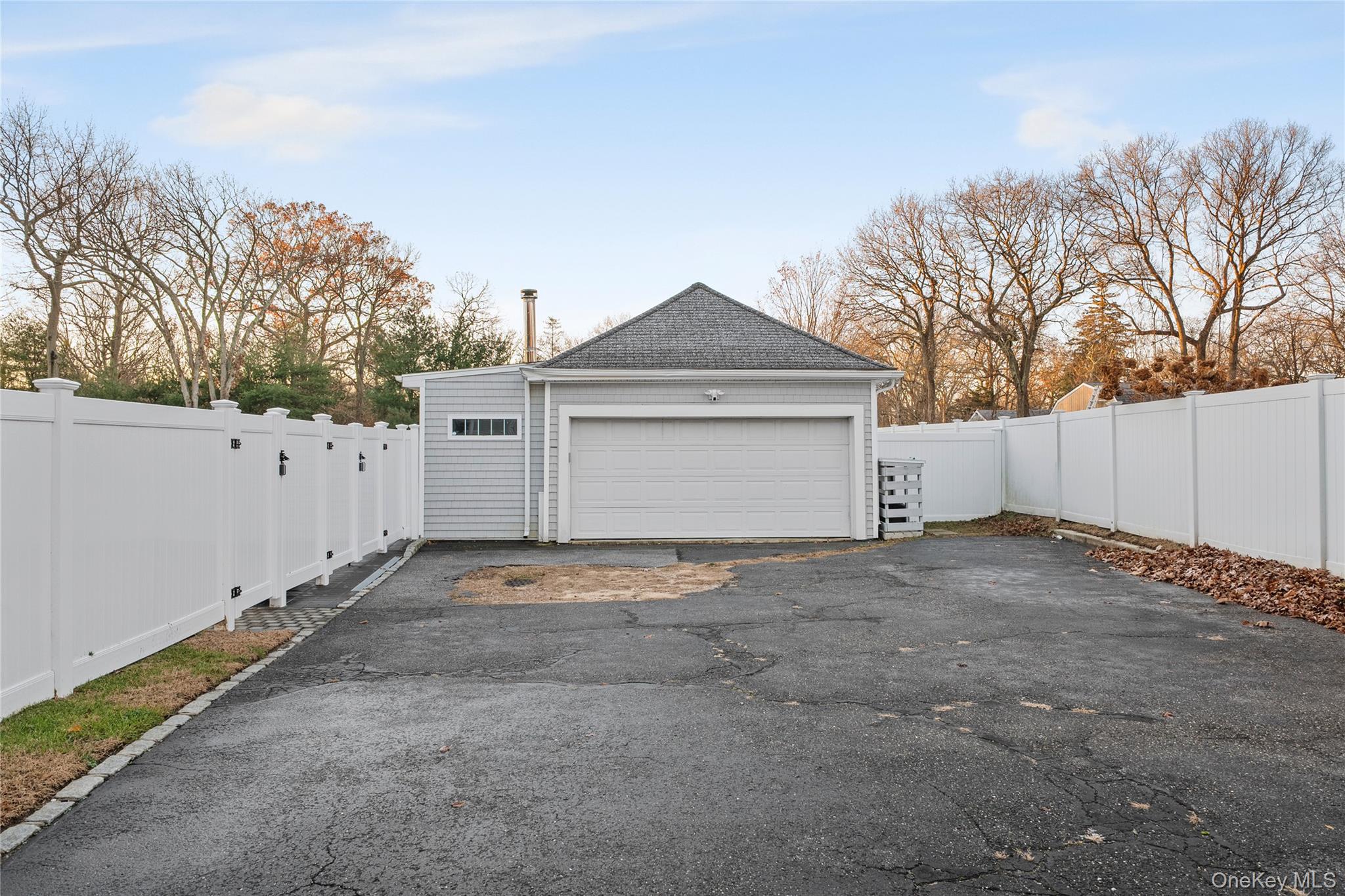 32 Greenport Avenue, Medford, NY 11763