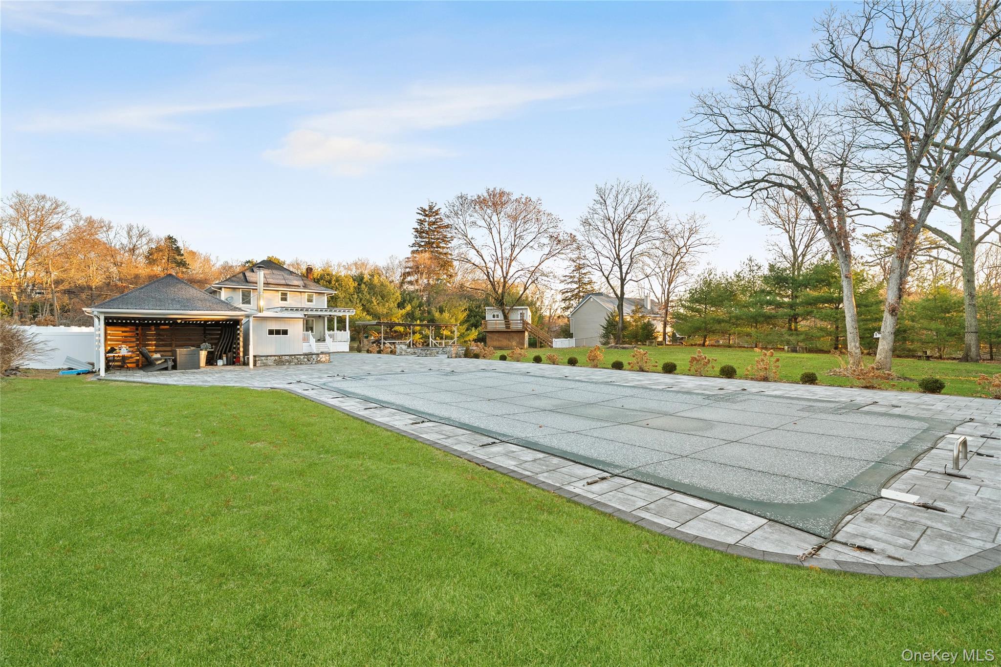 32 Greenport Avenue, Medford, NY 11763