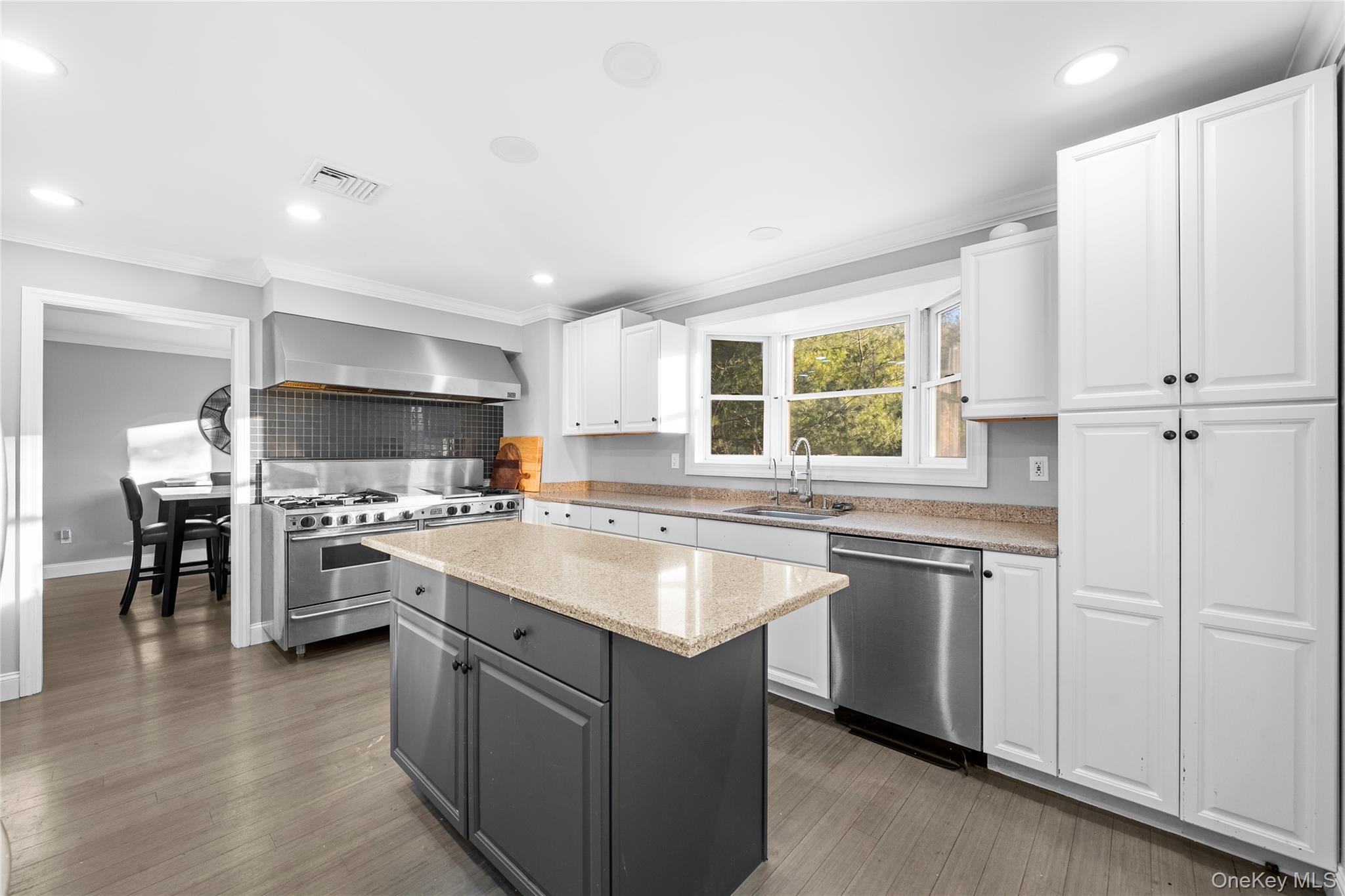 32 Greenport Avenue, Medford, NY 11763