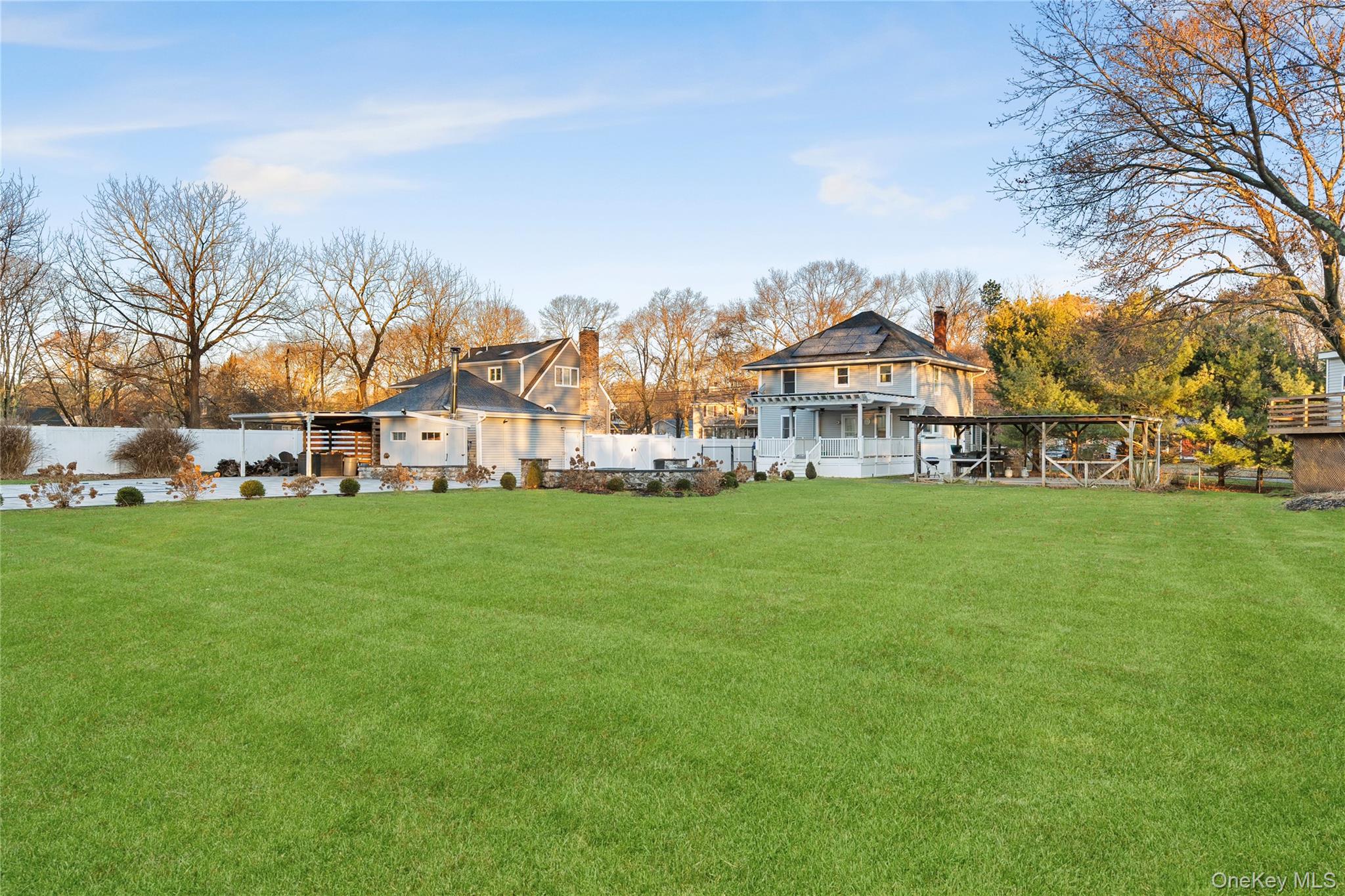 32 Greenport Avenue, Medford, NY 11763