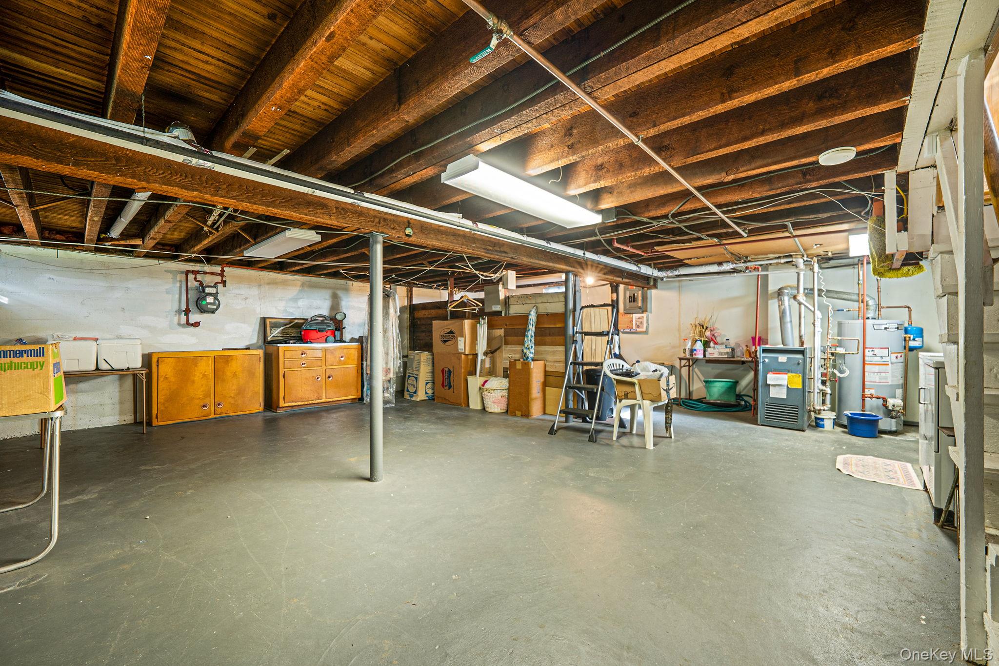 12 Hawthorne Street, Williston Park, NY 11596