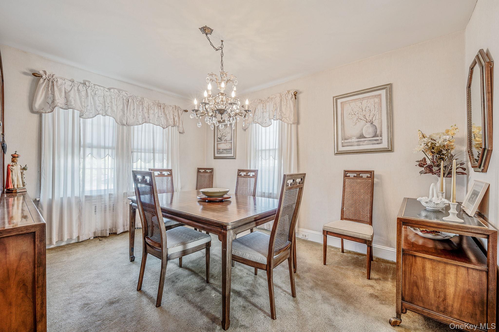 12 Hawthorne Street, Williston Park, NY 11596