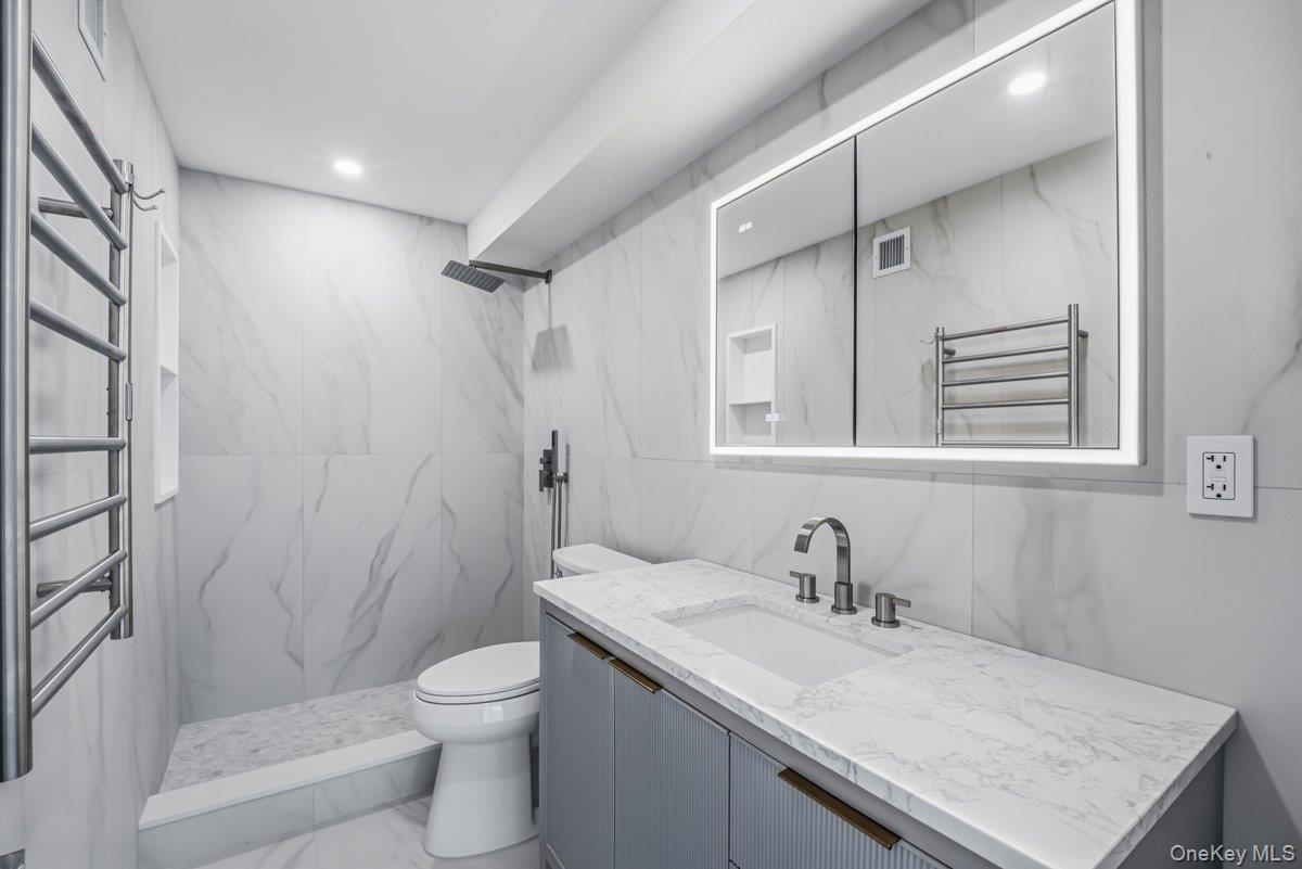 166-25 Powells Cove Boulevard # 3D, Beechhurst, NY 11357