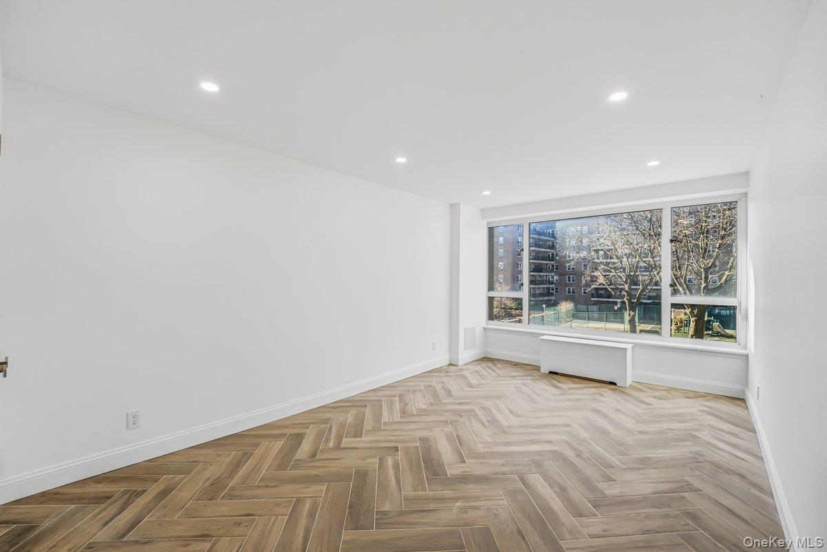 166-25 Powells Cove Boulevard # 3D, Beechhurst, NY 11357