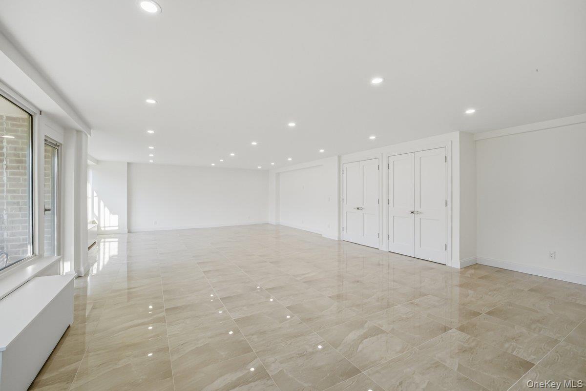 166-25 Powells Cove Boulevard # 3D, Beechhurst, NY 11357