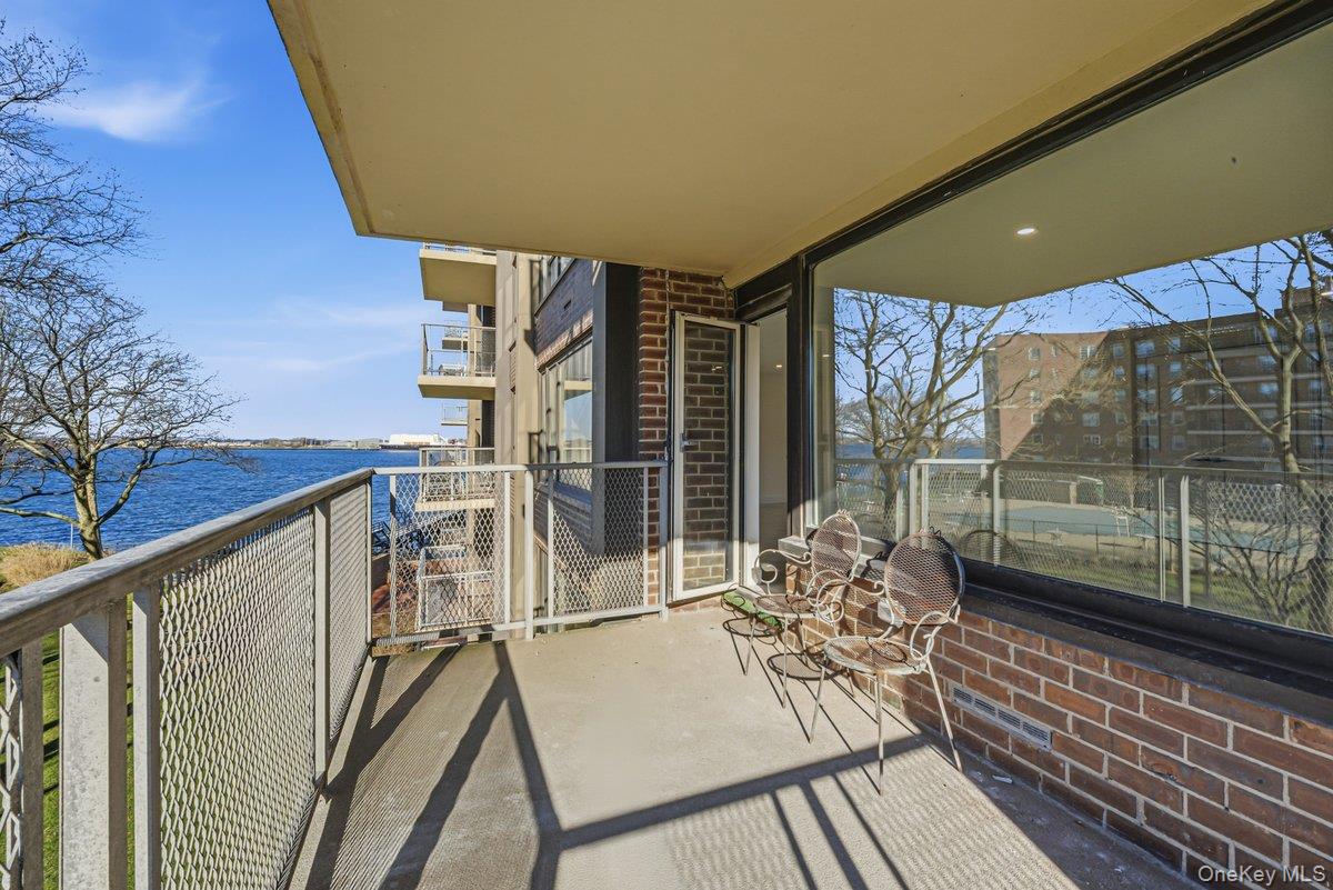 166-25 Powells Cove Boulevard # 3D, Beechhurst, NY 11357