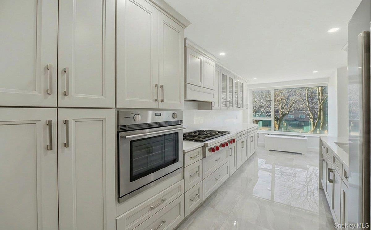 166-25 Powells Cove Boulevard # 3D, Beechhurst, NY 11357