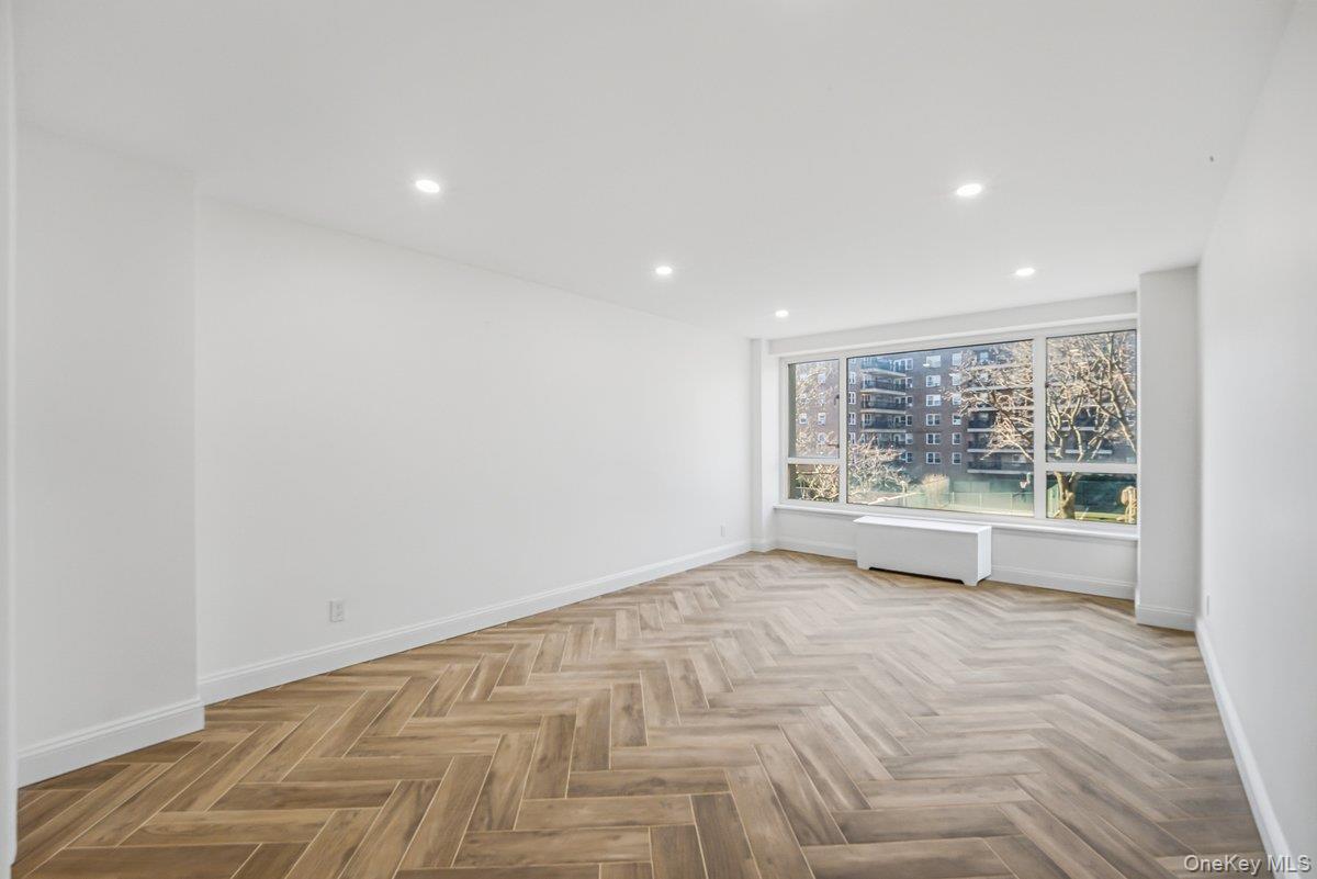 166-25 Powells Cove Boulevard # 3D, Beechhurst, NY 11357