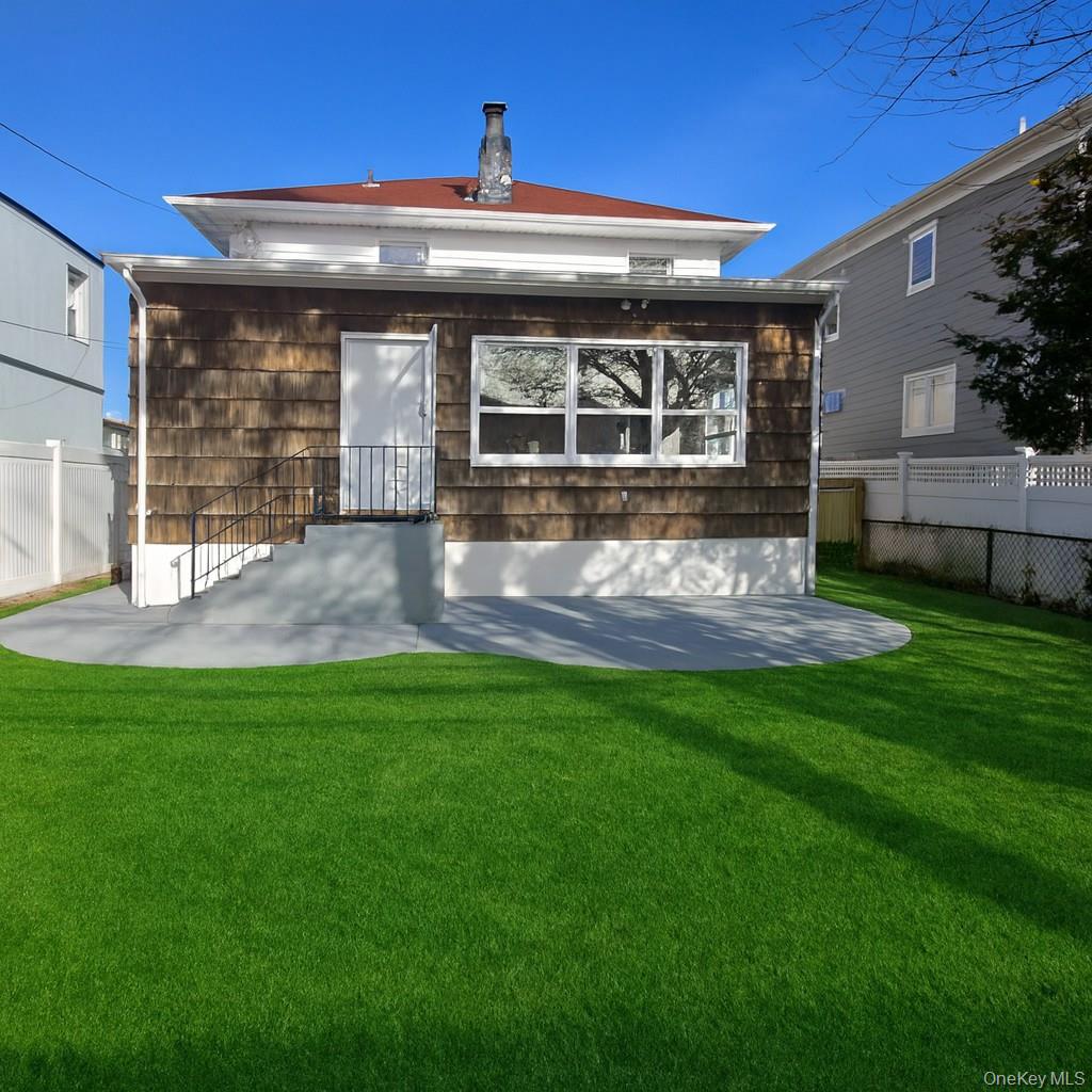 540 E State Street, Long Beach, NY 11561