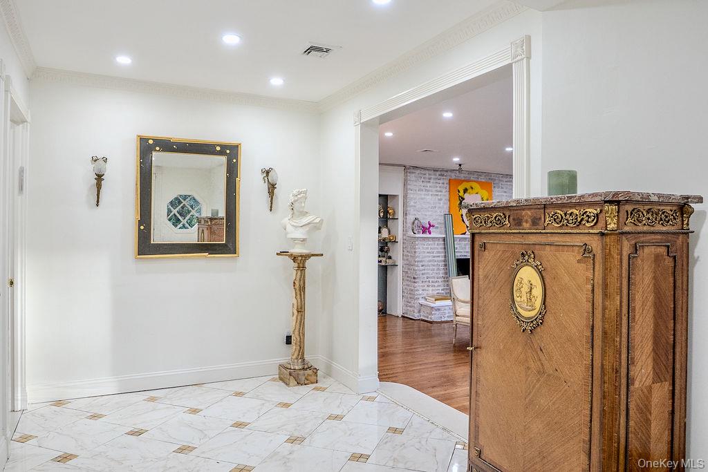 9 Park Place, Great Neck, NY 11024