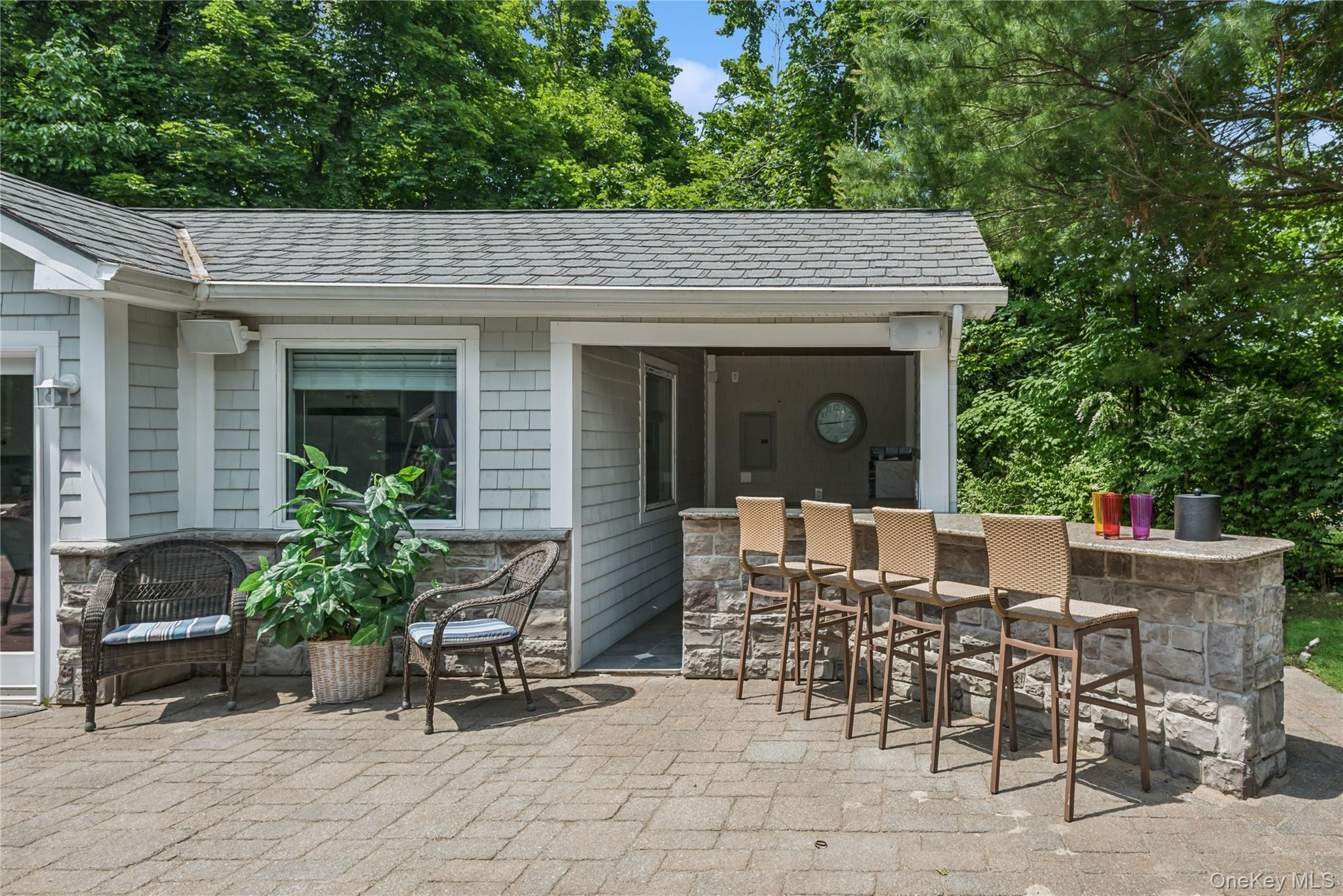 3 The Brae, Woodbury, NY 11797