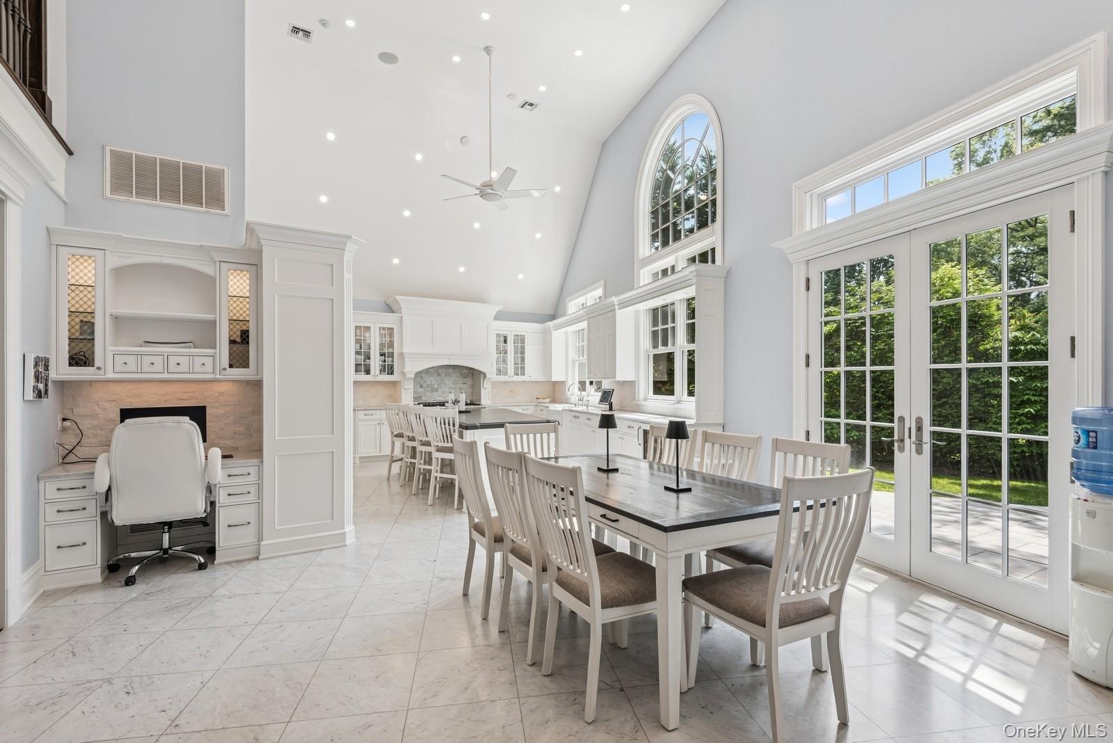 3 The Brae, Woodbury, NY 11797