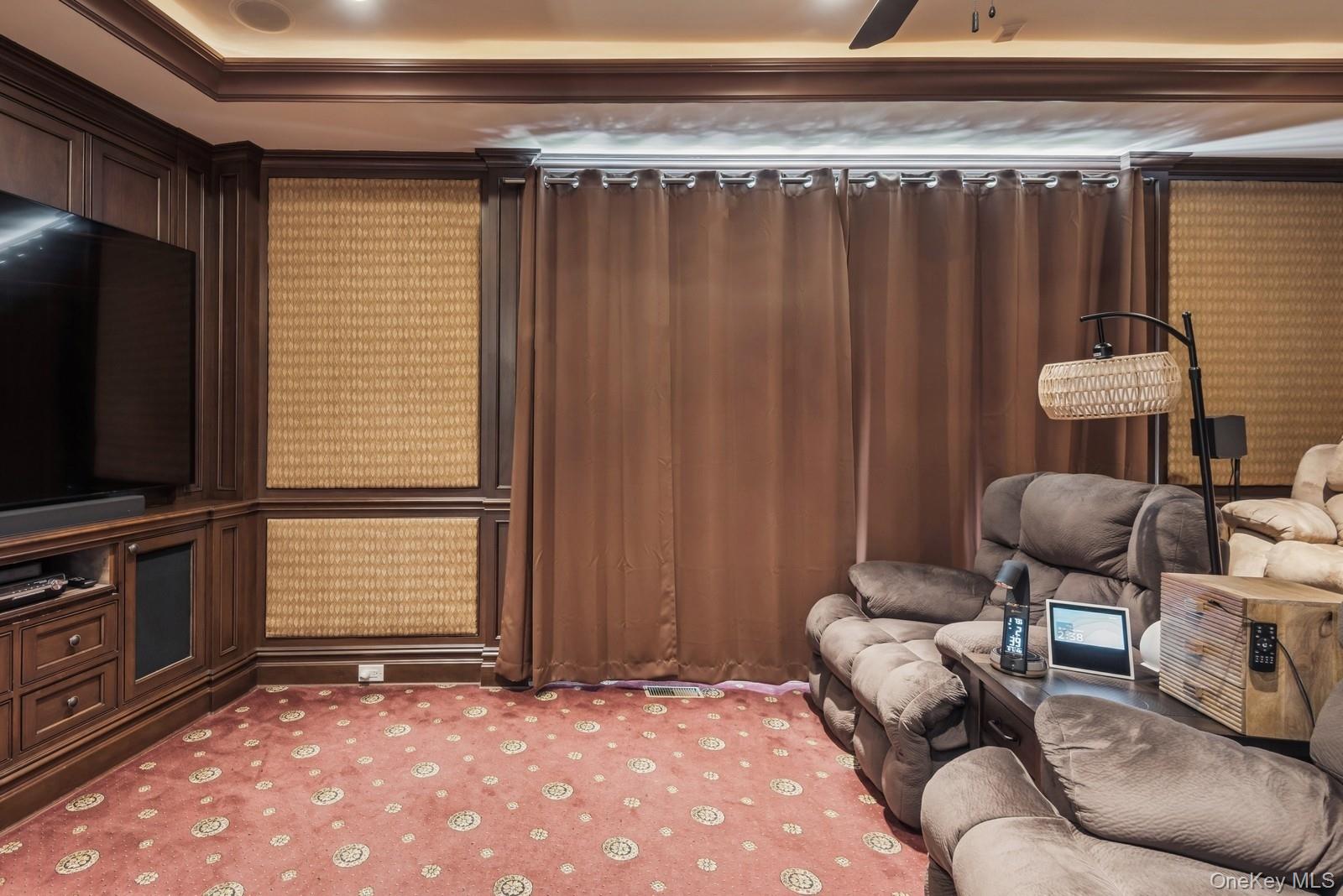 3 The Brae, Woodbury, NY 11797