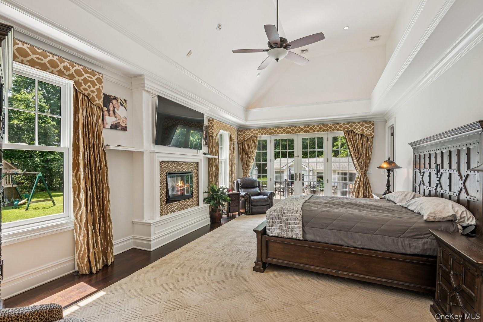 3 The Brae, Woodbury, NY 11797