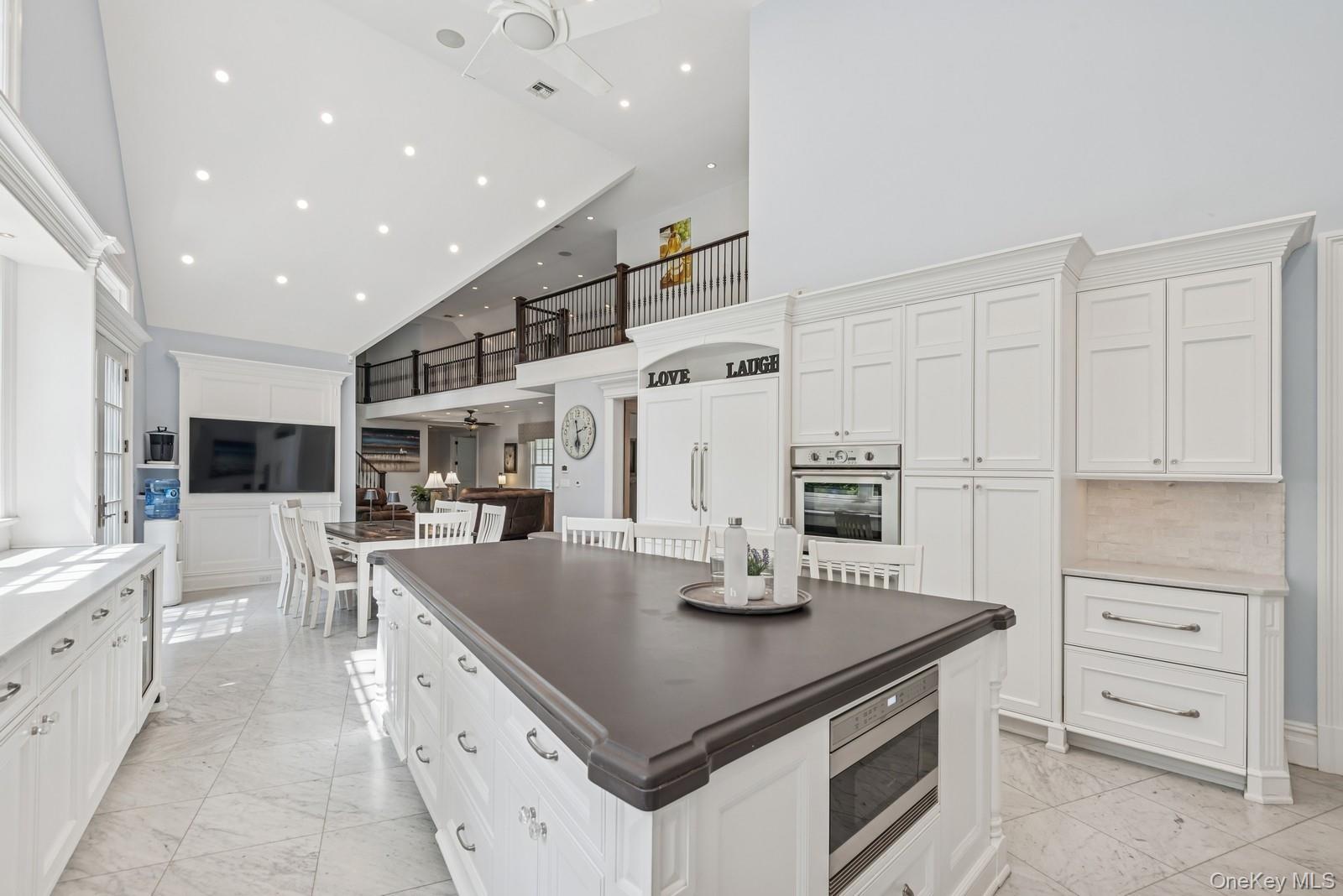 3 The Brae, Woodbury, NY 11797