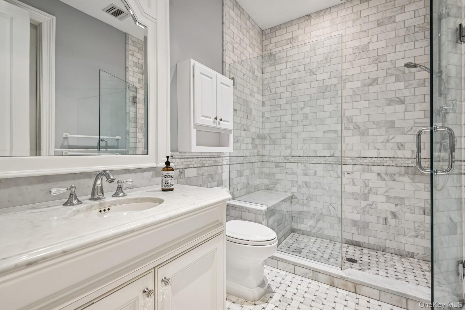 3 The Brae, Woodbury, NY 11797