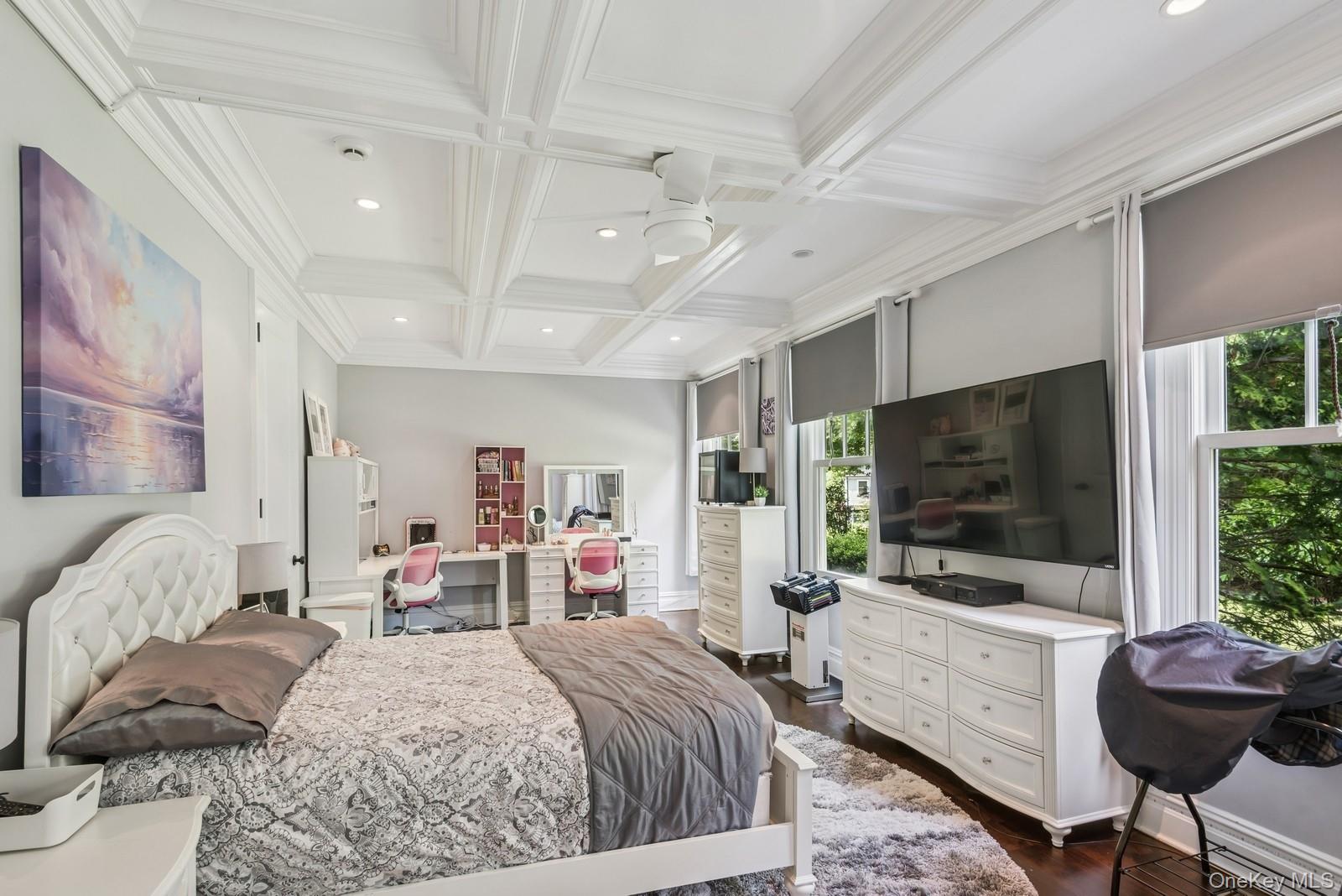 3 The Brae, Woodbury, NY 11797