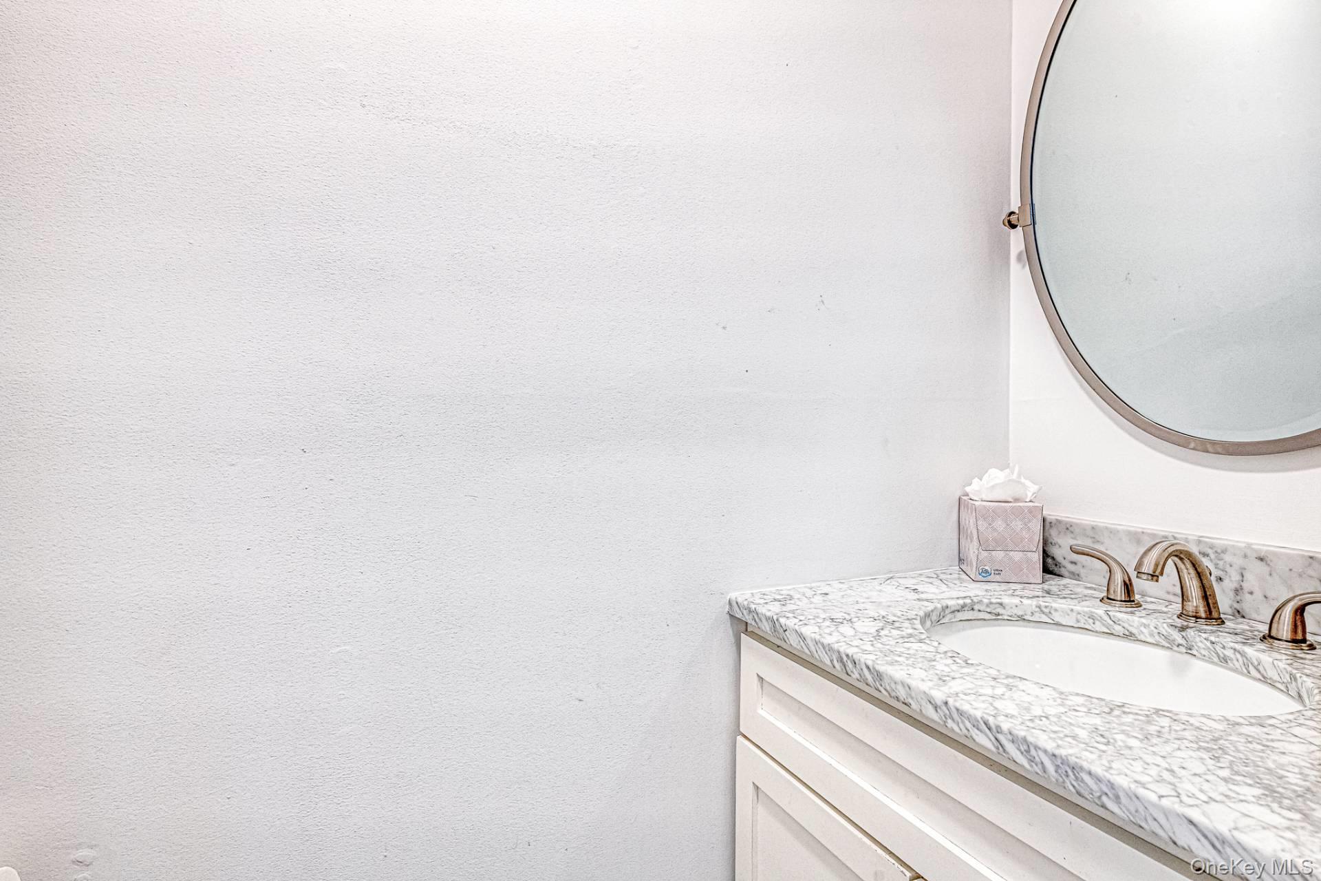 10 Pennant Lane, East Quogue, NY 11942