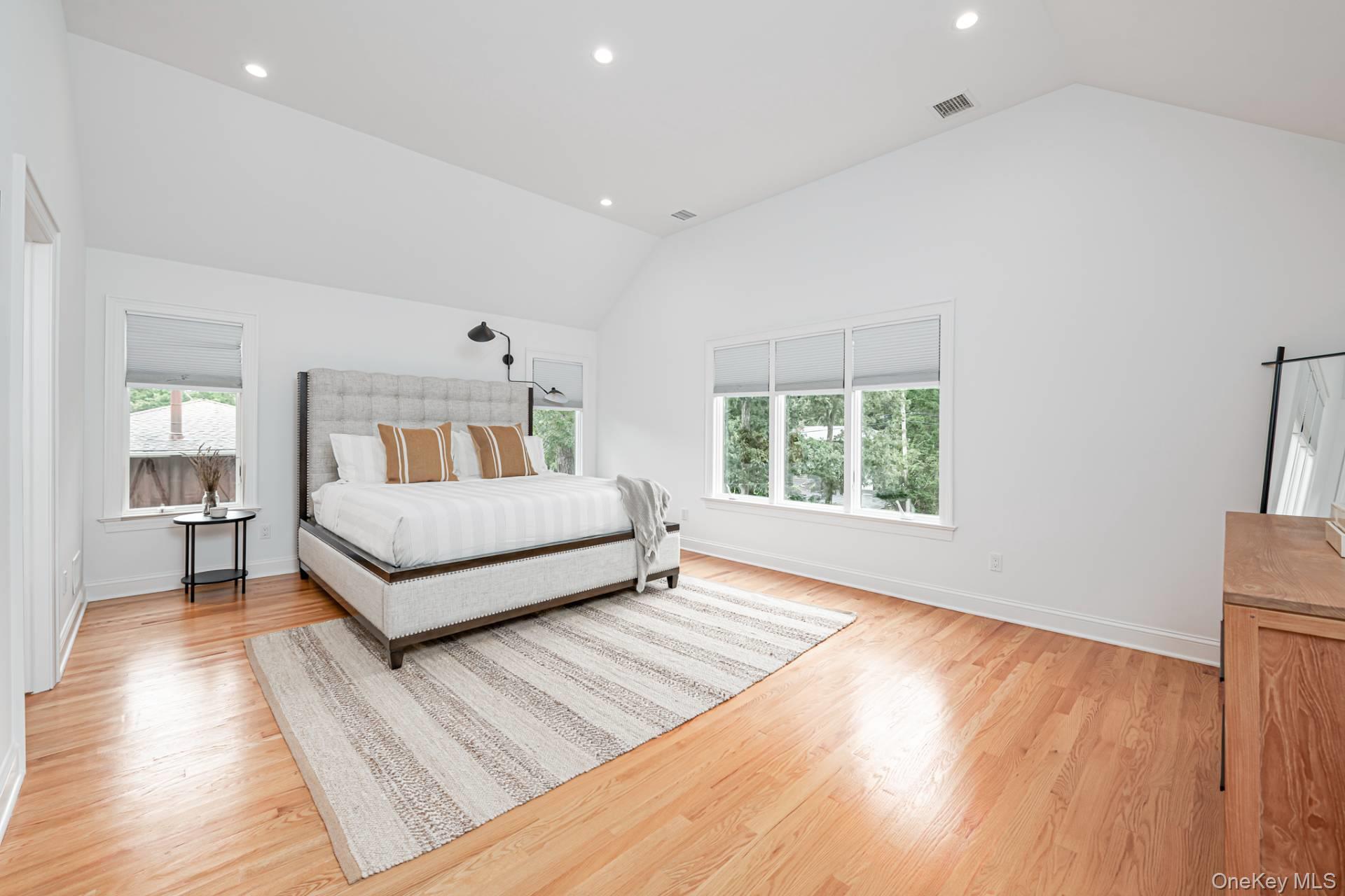 10 Pennant Lane, East Quogue, NY 11942