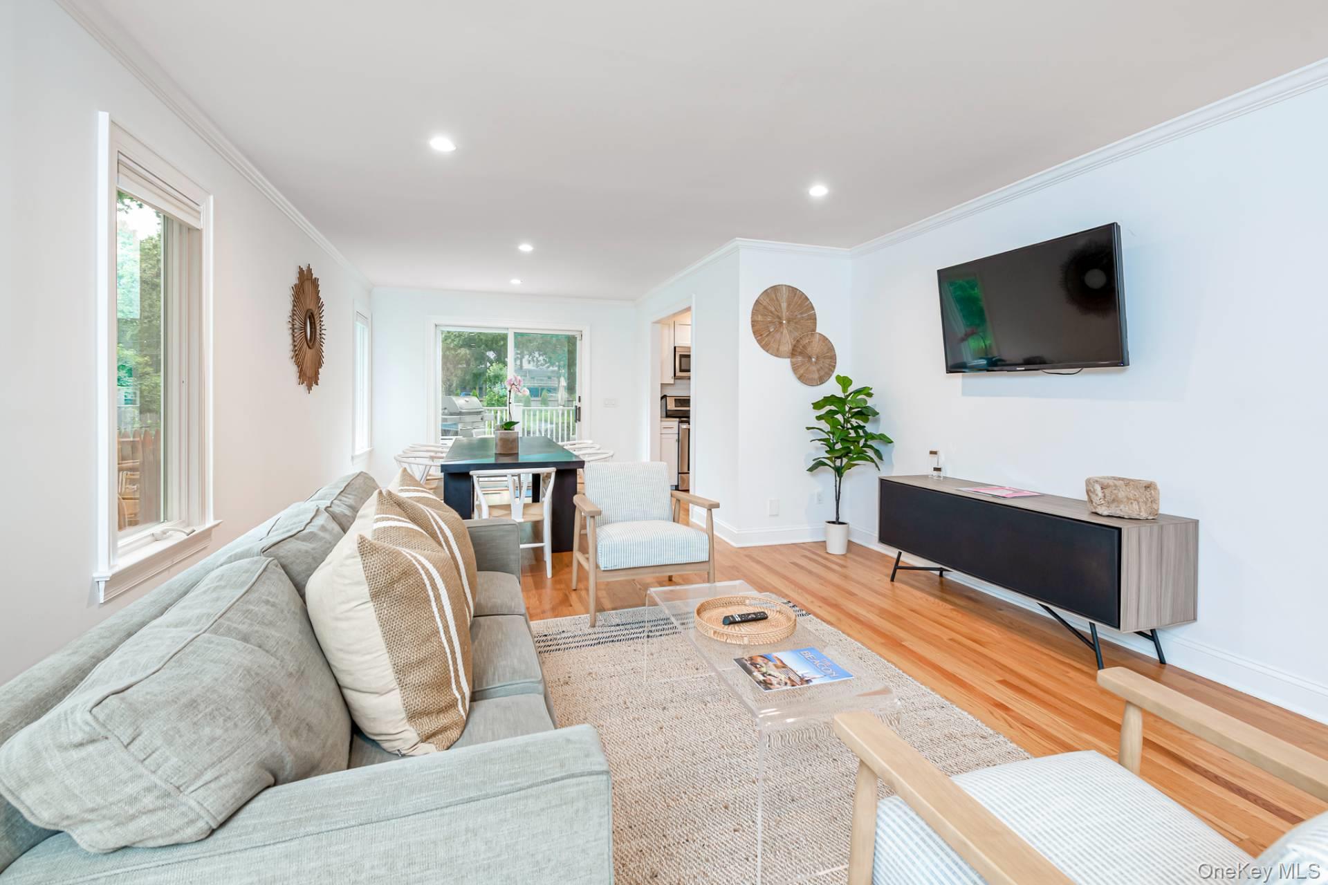 10 Pennant Lane, East Quogue, NY 11942