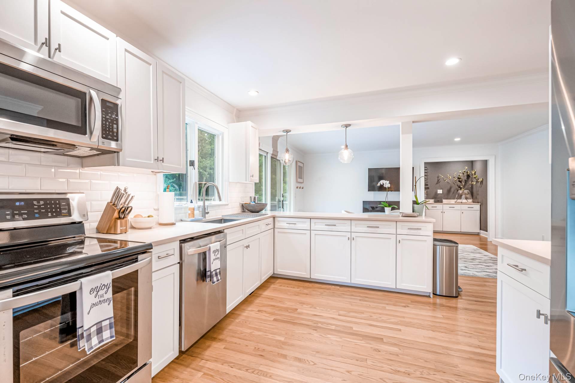 10 Pennant Lane, East Quogue, NY 11942