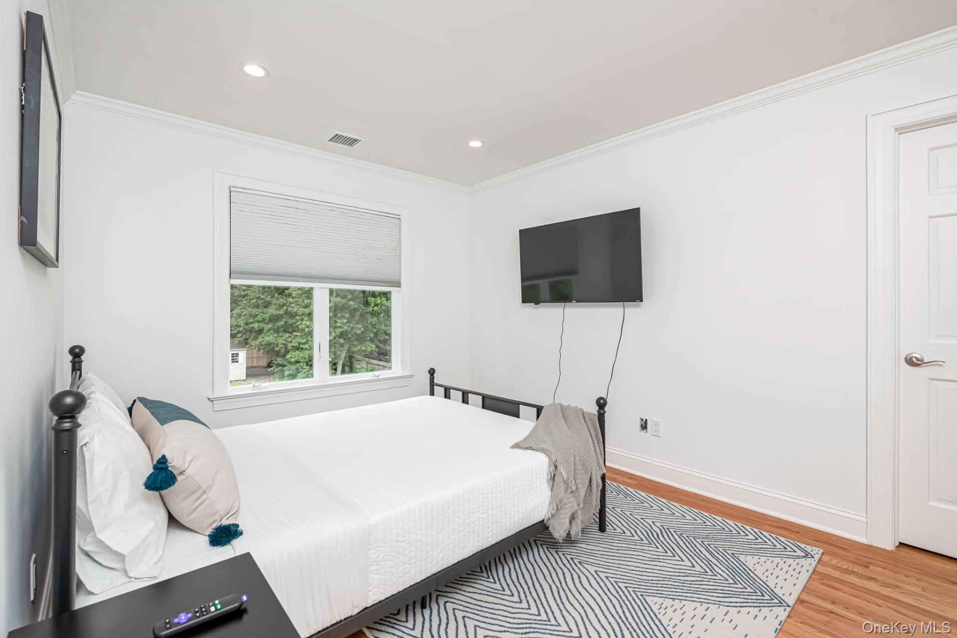 10 Pennant Lane, East Quogue, NY 11942