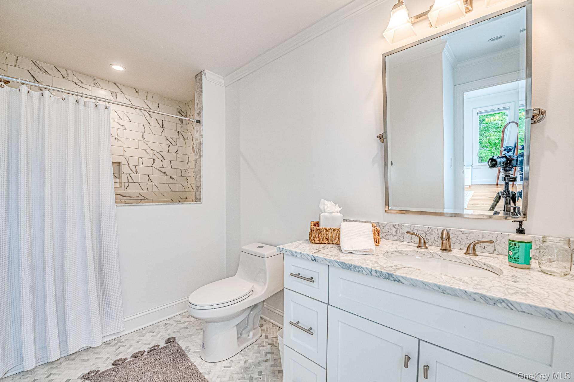 10 Pennant Lane, East Quogue, NY 11942