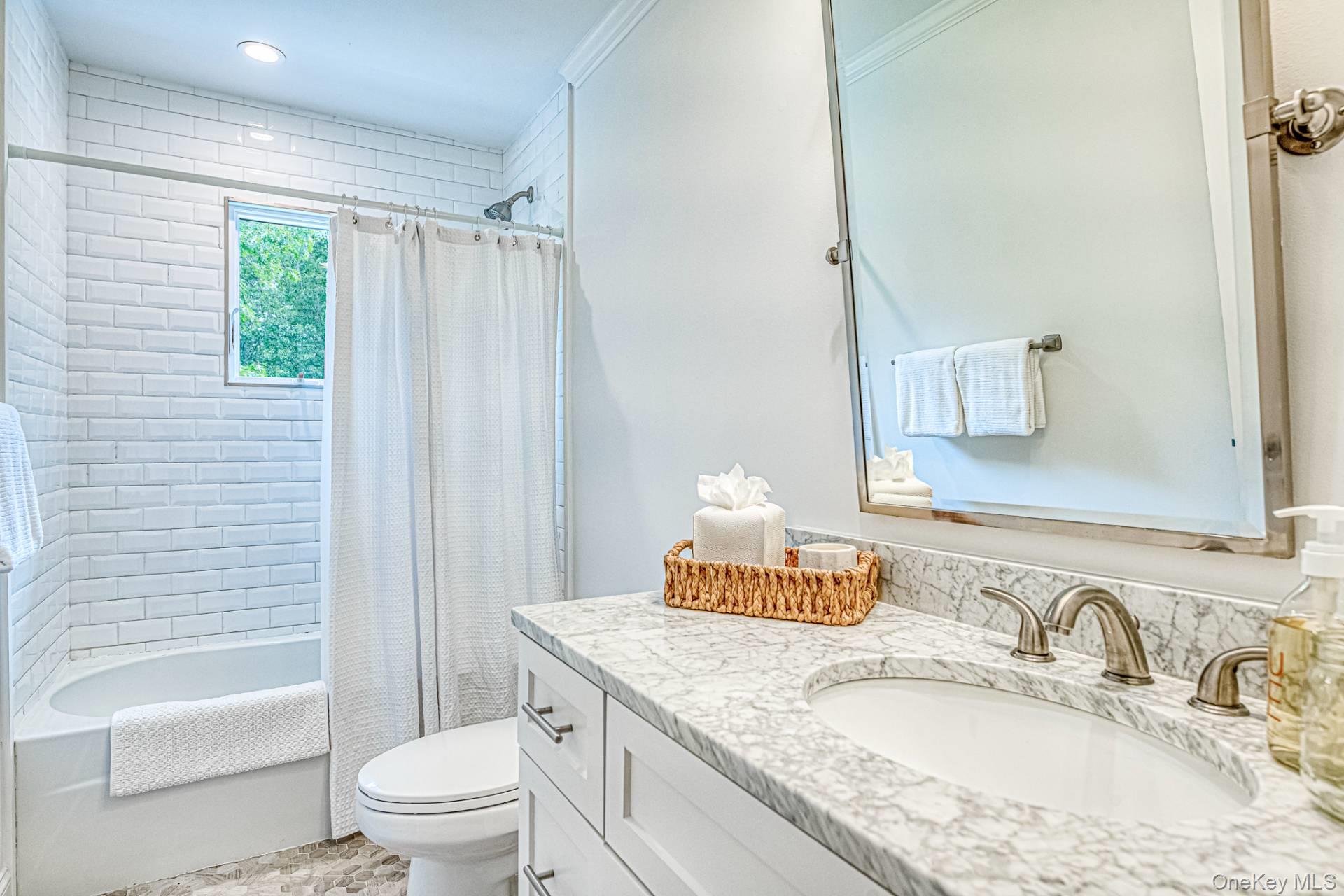 10 Pennant Lane, East Quogue, NY 11942