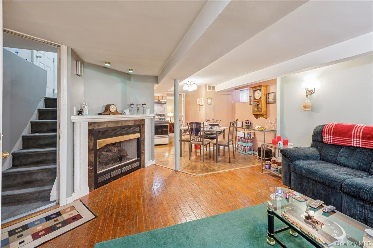 1007 Sackett Avenue, Bronx, NY 10462