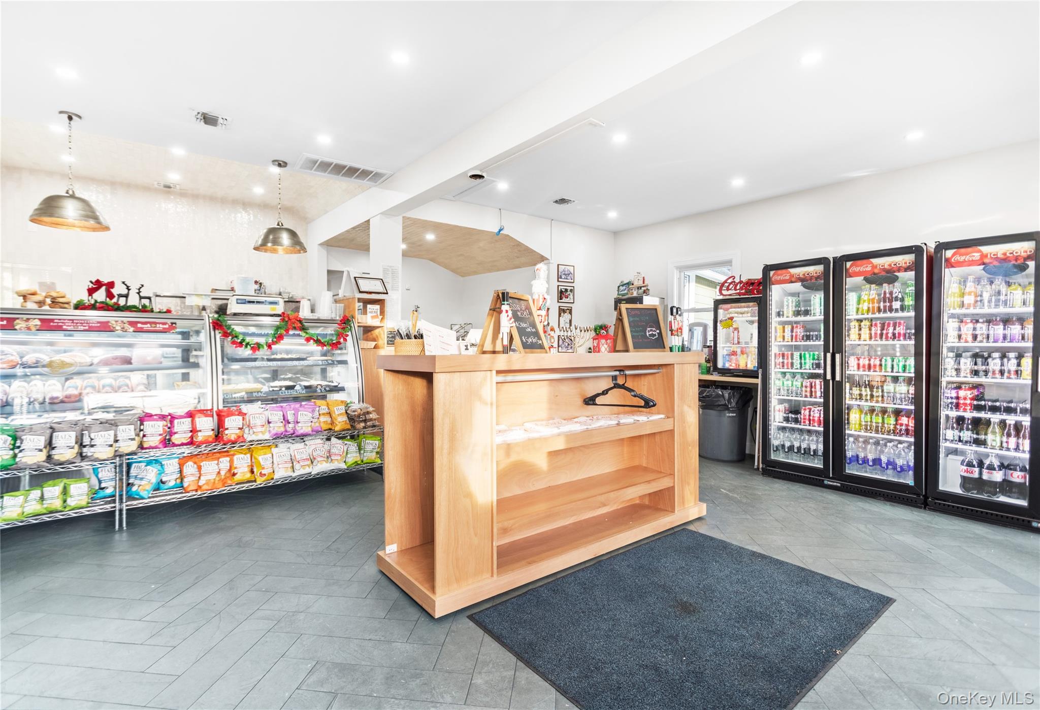 305 4th Avenue, Bay Shore, NY 11706