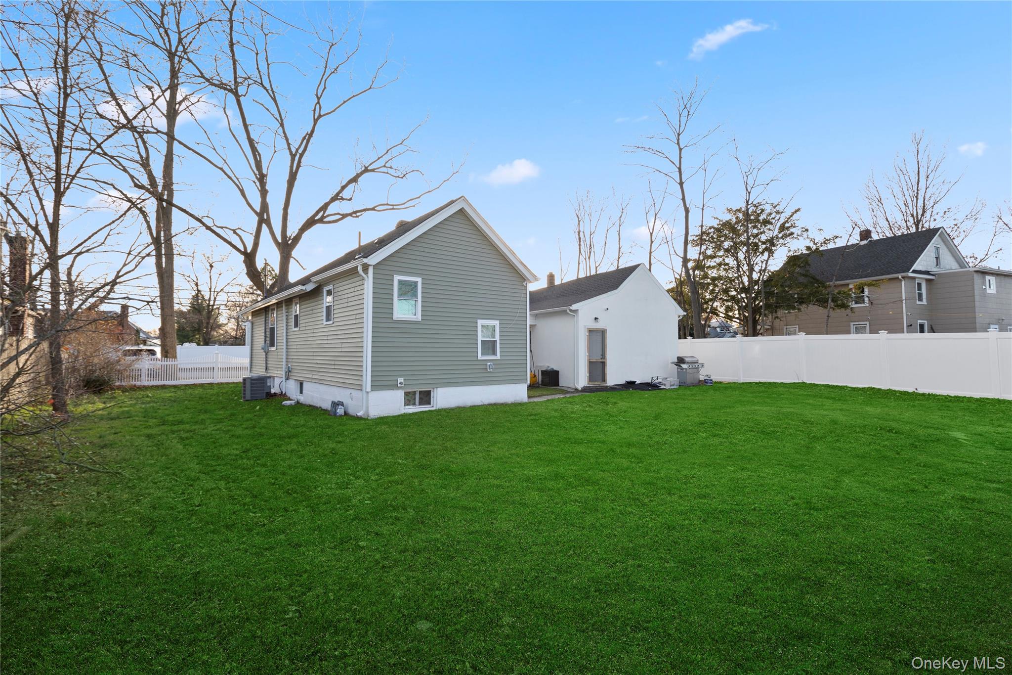 305 4th Avenue, Bay Shore, NY 11706