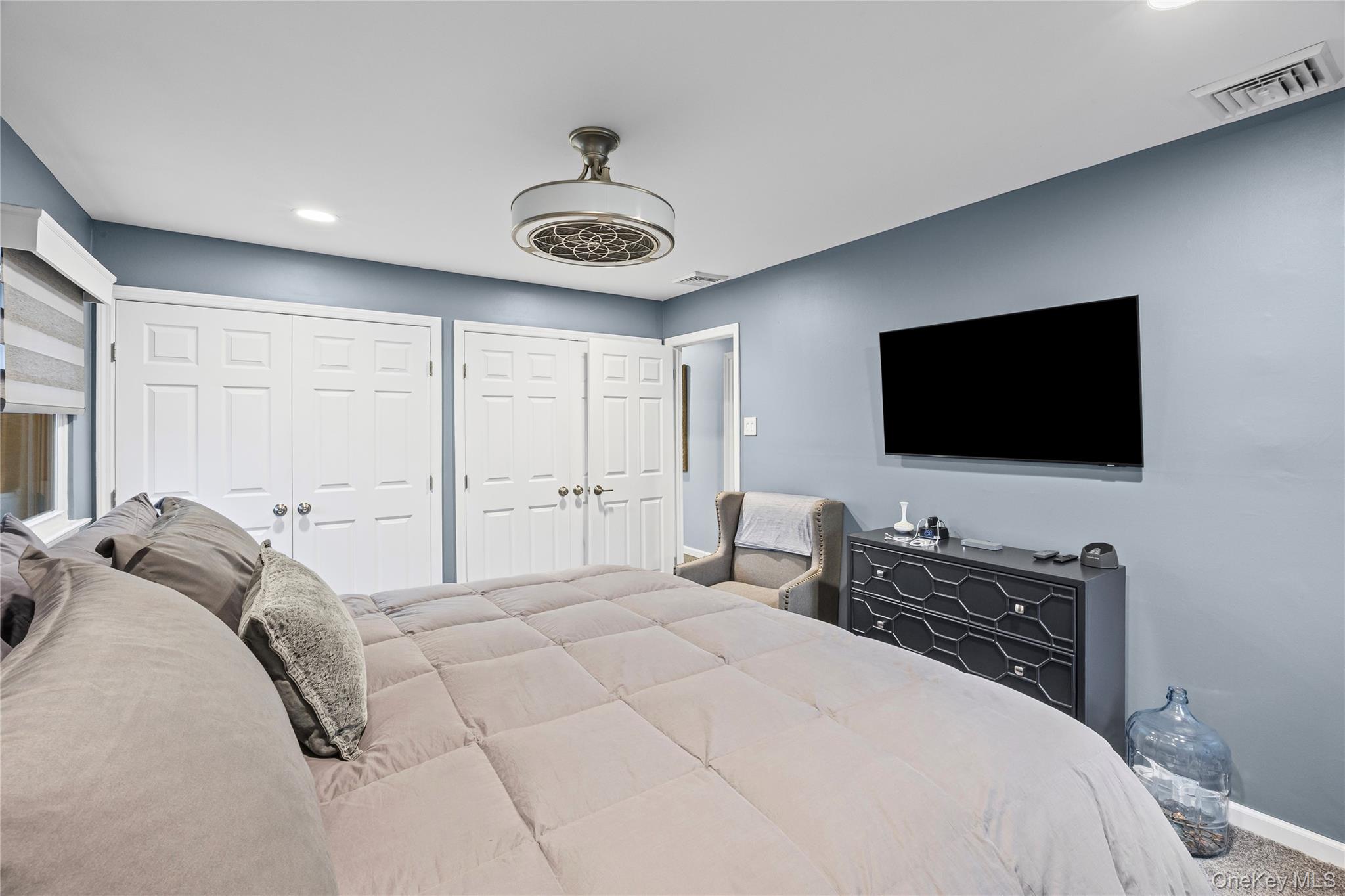 6 Simmons Drive, East Islip, NY 11730