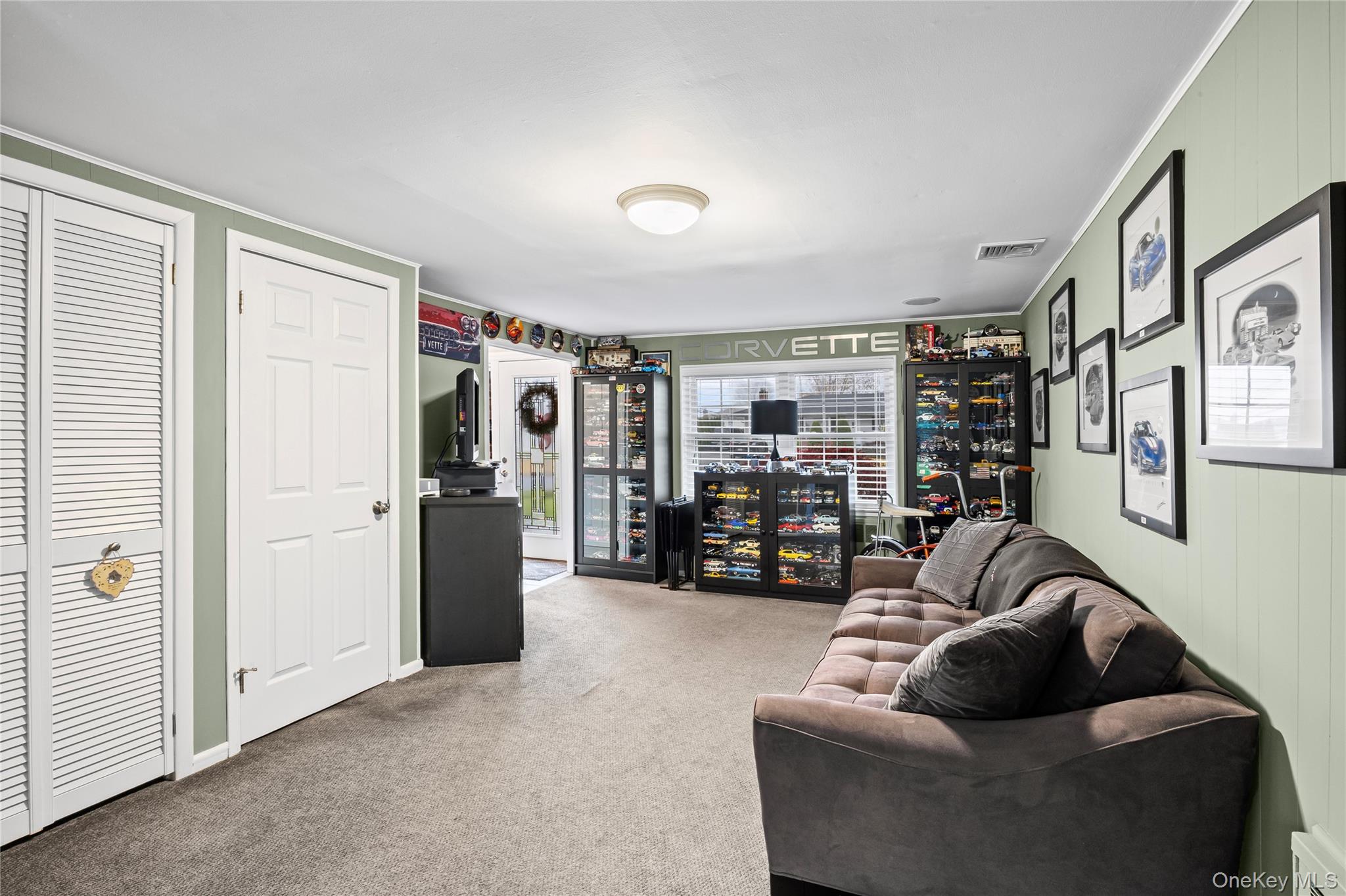 6 Simmons Drive, East Islip, NY 11730