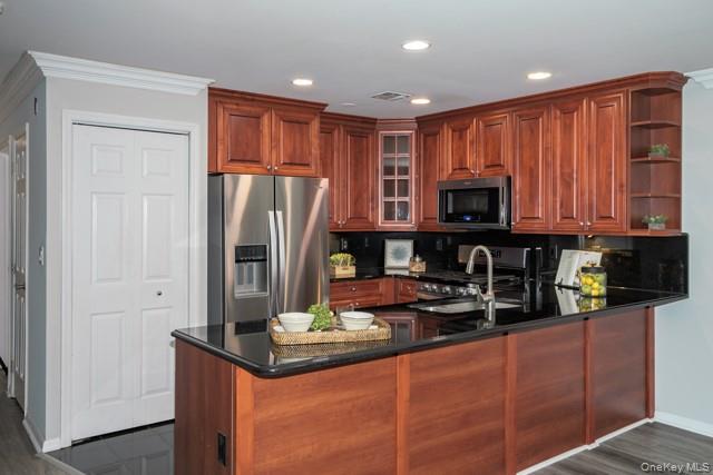 11 Overlook Drive # 11, Farmingville, NY 11738