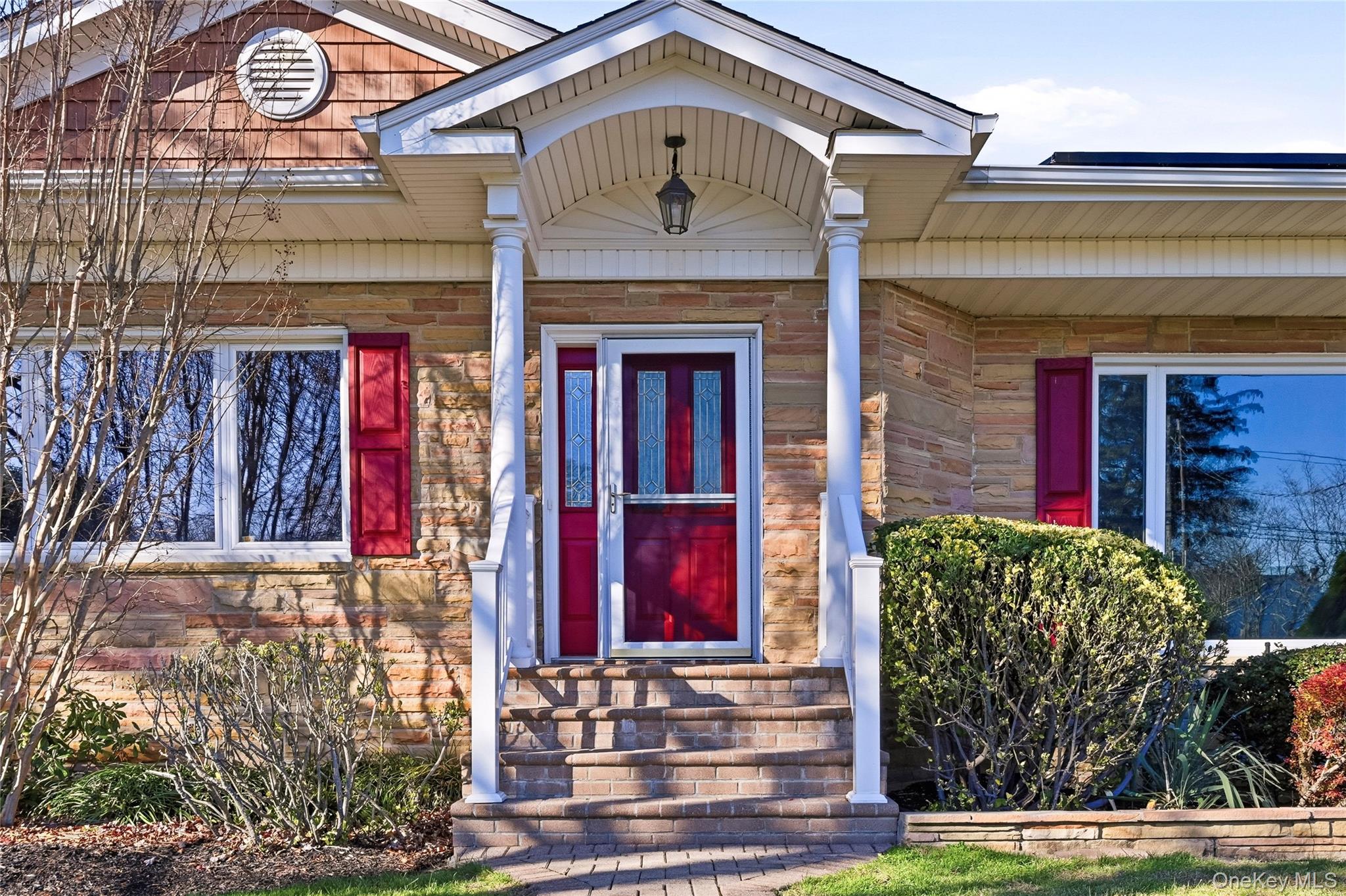 10 Hewitt Drive, Northport, NY 11768