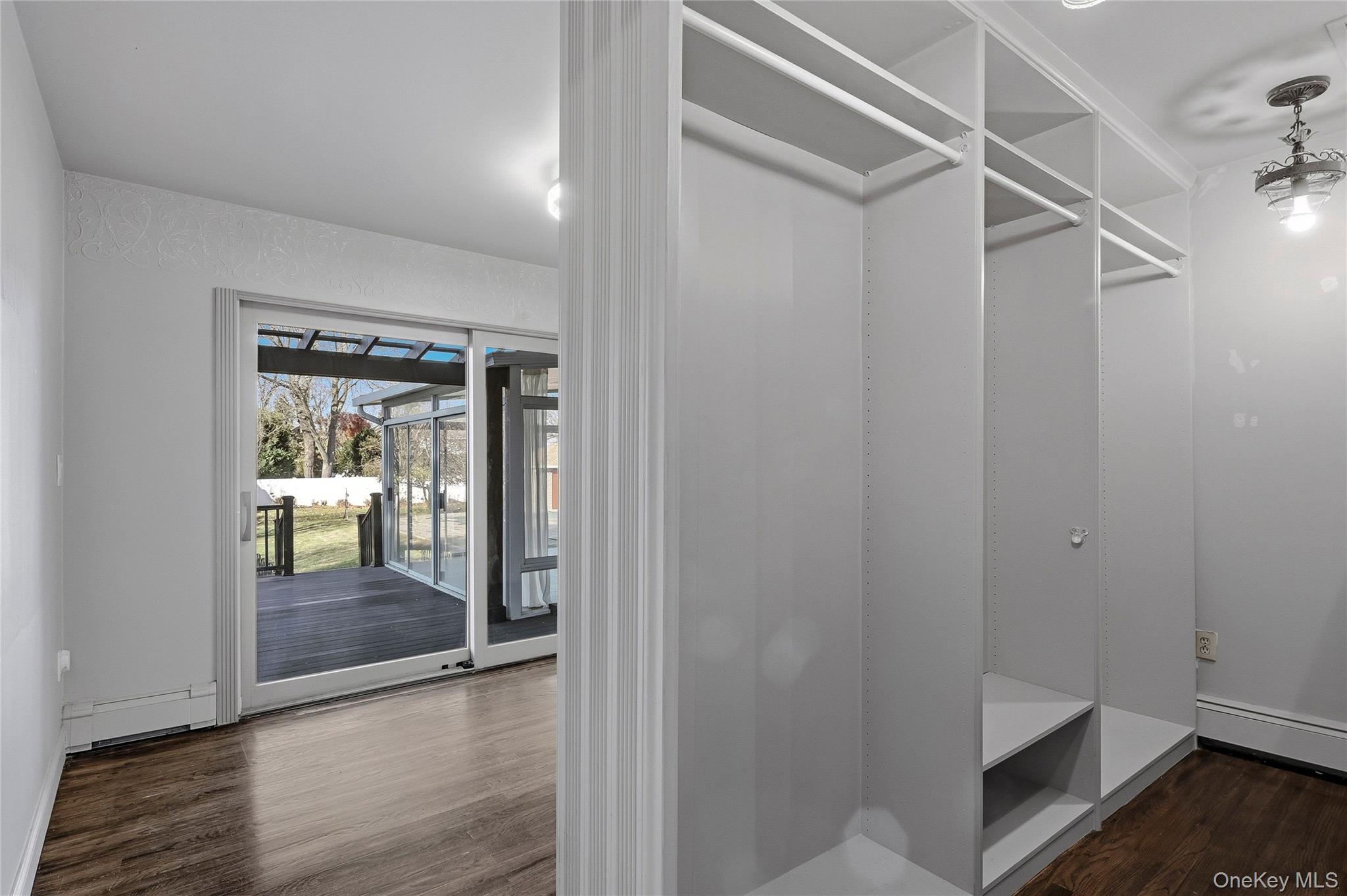 10 Hewitt Drive, Northport, NY 11768